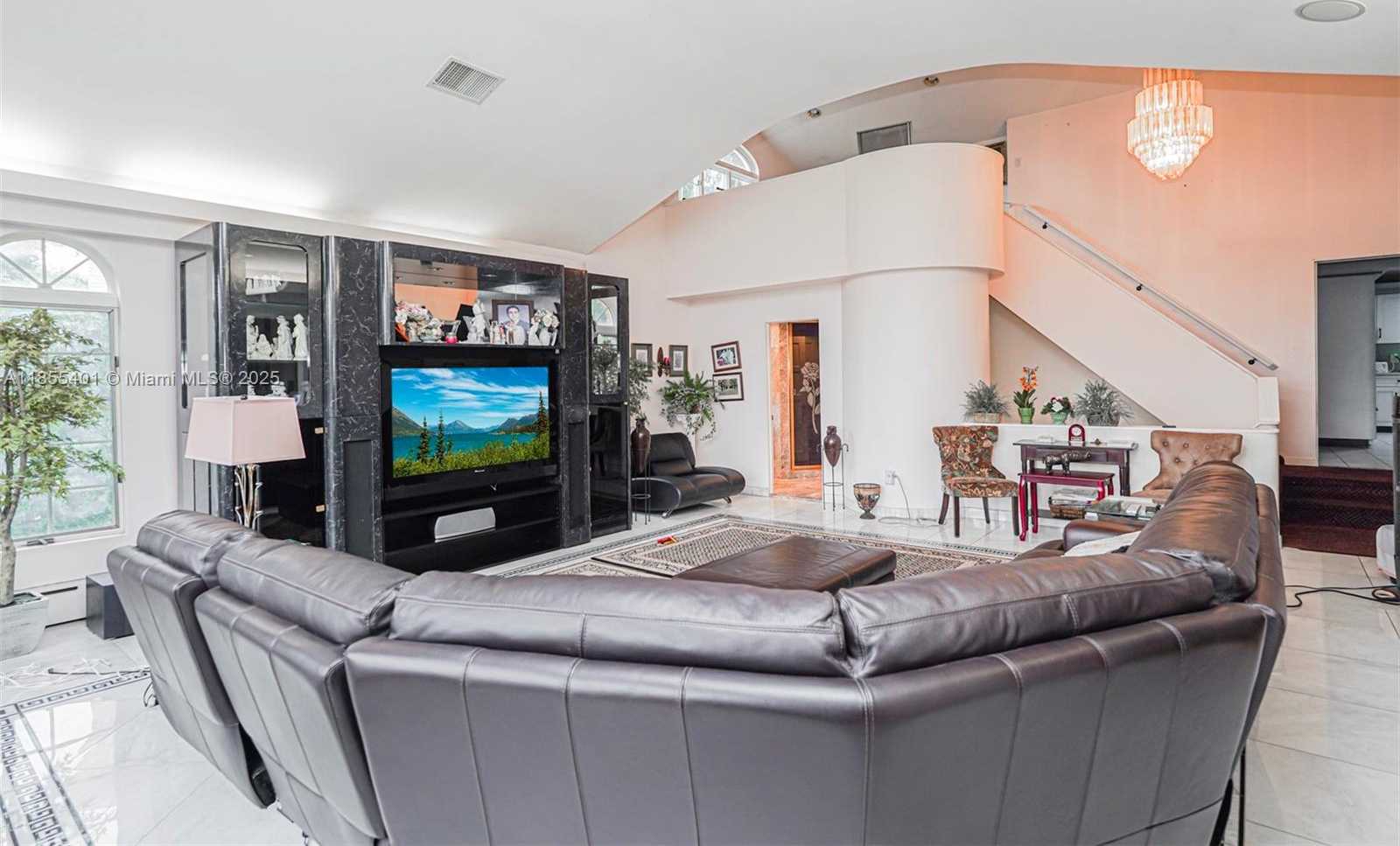 Small Image of 66 CROMWELL CIR, Out of City Number 23