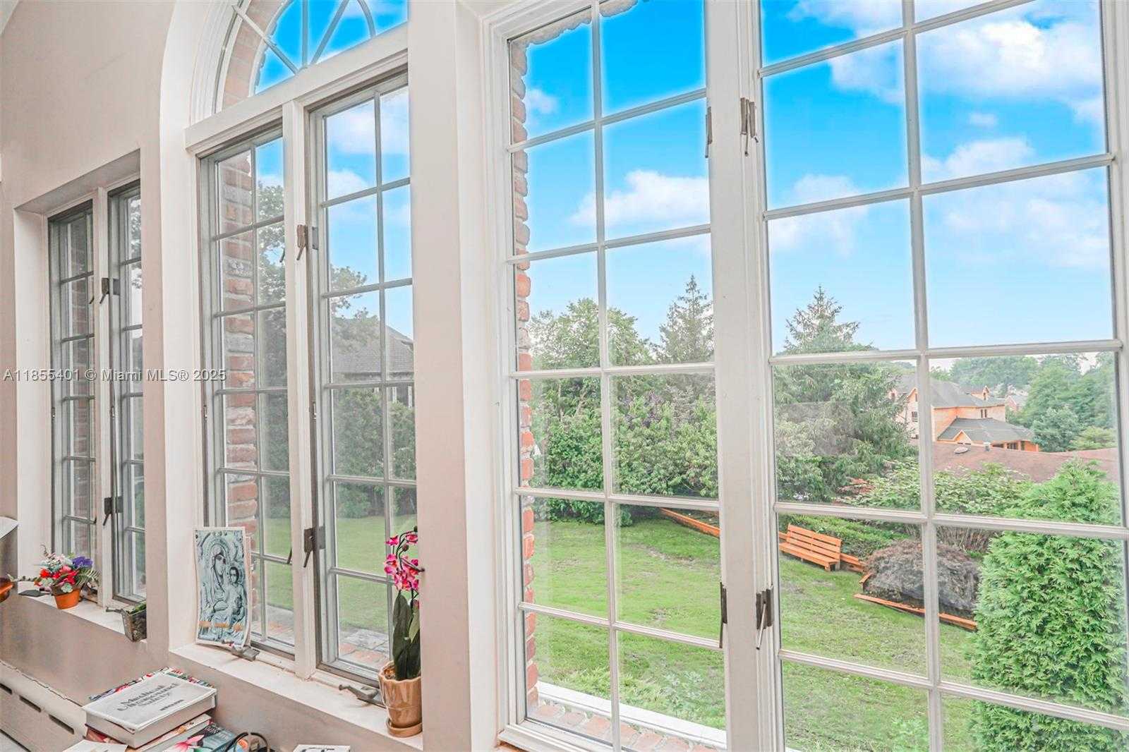 Small Image of 66 CROMWELL CIR, Out of City Number 24