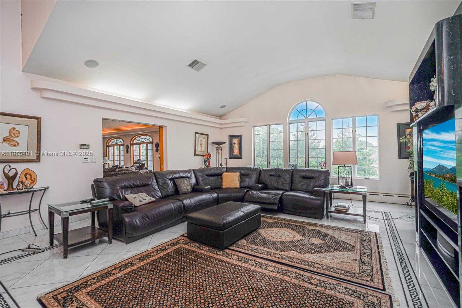 Small Image of 66 CROMWELL CIR, Out of City Number 26