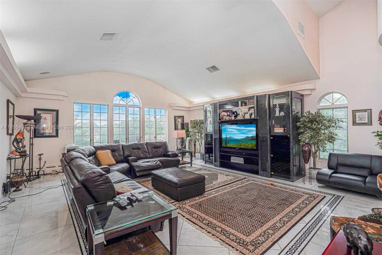 Small Image of 66 CROMWELL CIR, Out of City Number 29