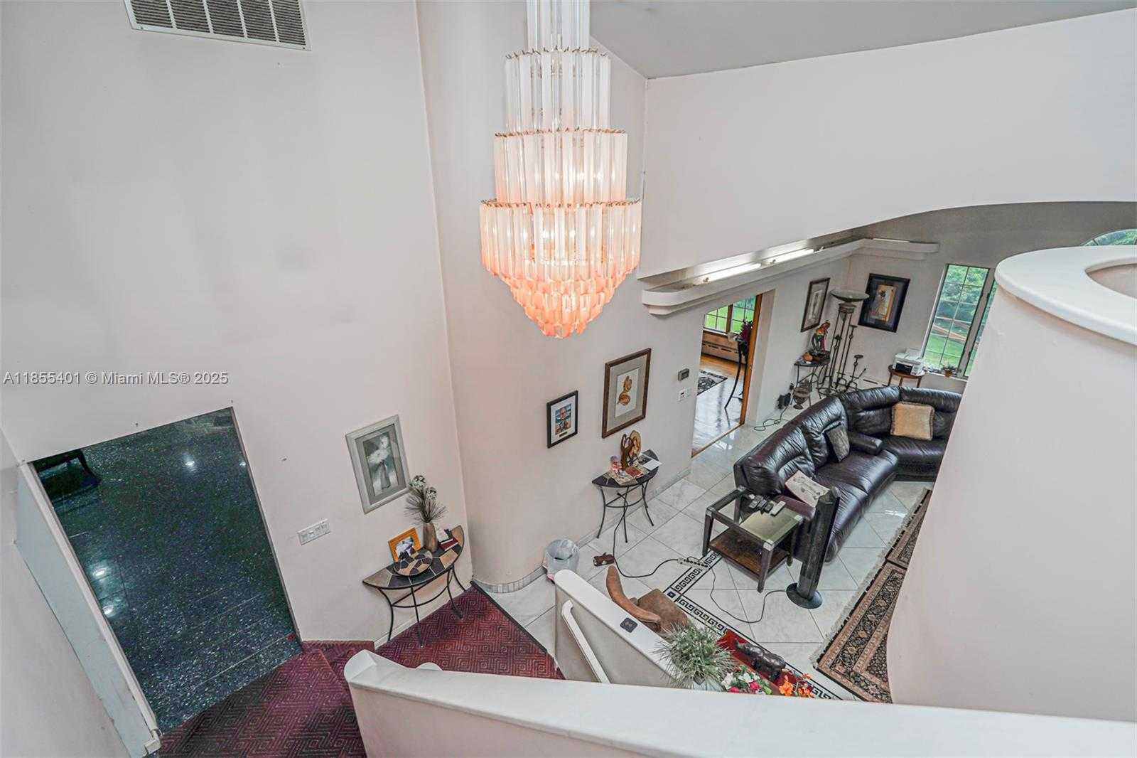 Small Image of 66 CROMWELL CIR, Out of City Number 31