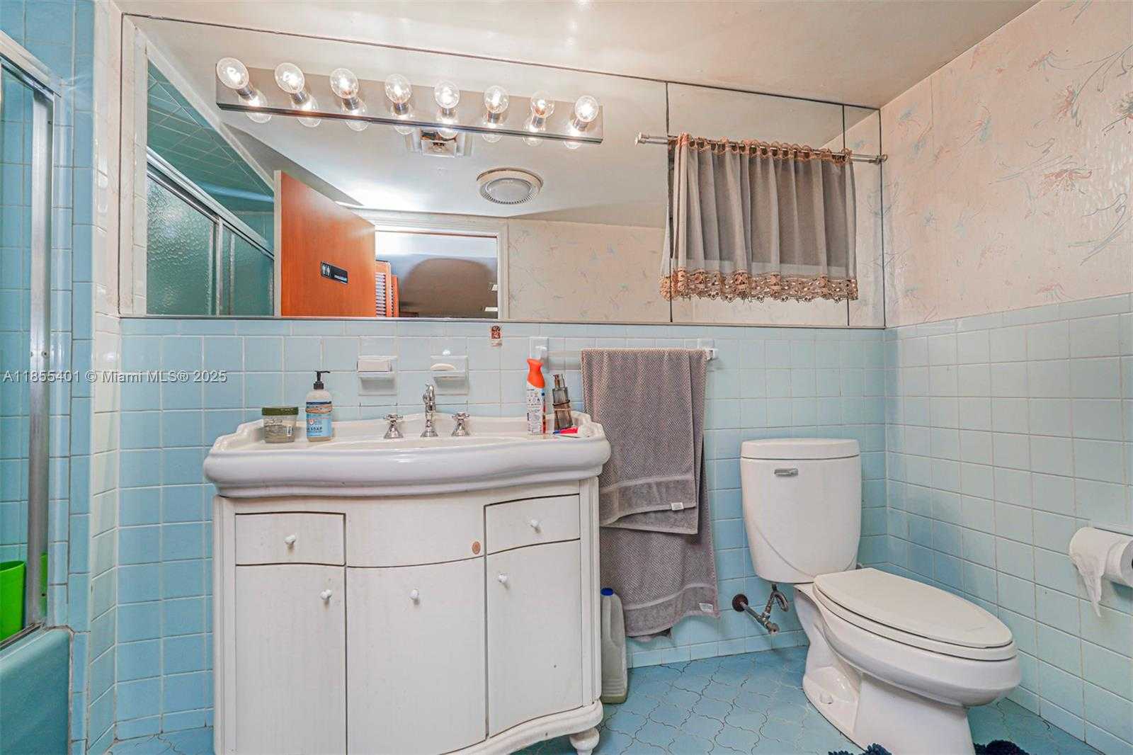 Small Image of 66 CROMWELL CIR, Out of City Number 34