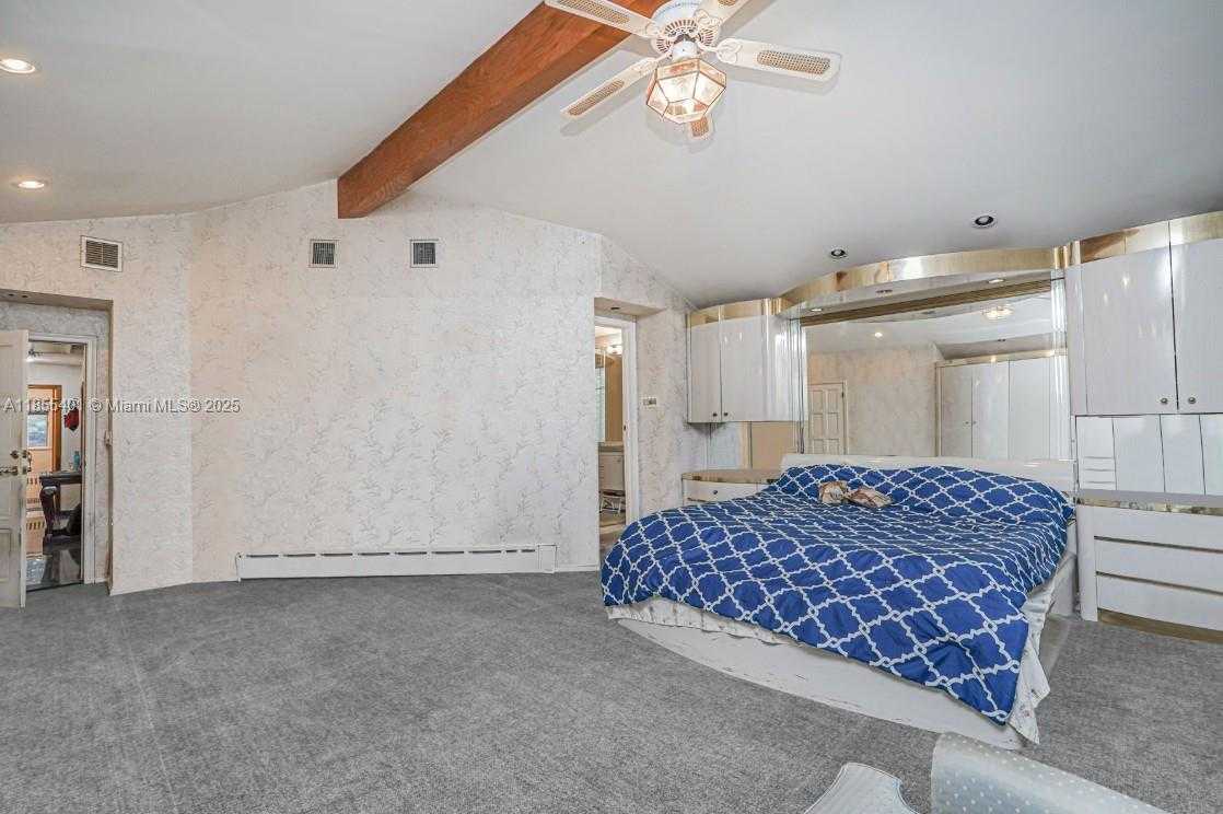 Small Image of 66 CROMWELL CIR, Out of City Number 35