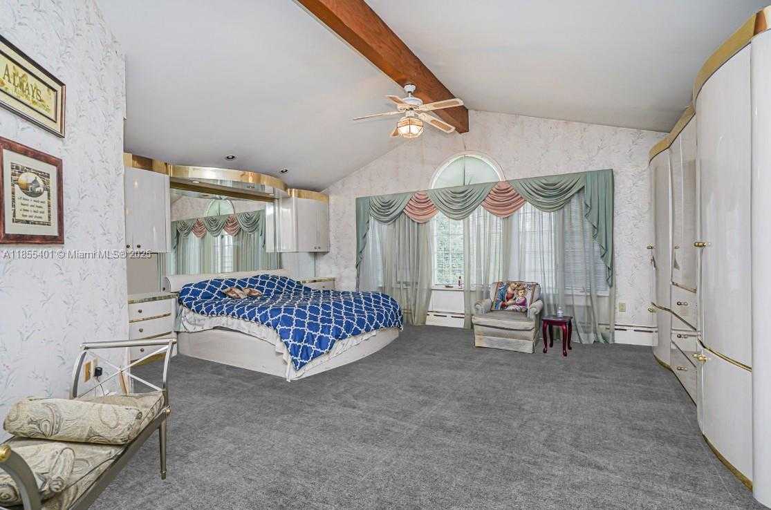Small Image of 66 CROMWELL CIR, Out of City Number 36