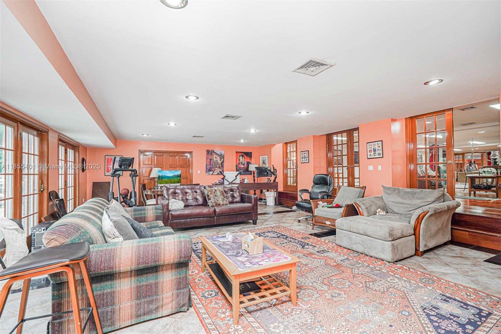 Small Image of 66 CROMWELL CIR, Out of City Number 44