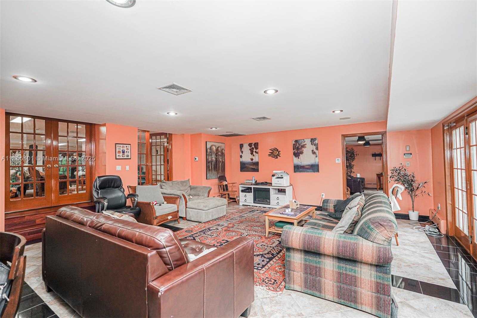 Small Image of 66 CROMWELL CIR, Out of City Number 47