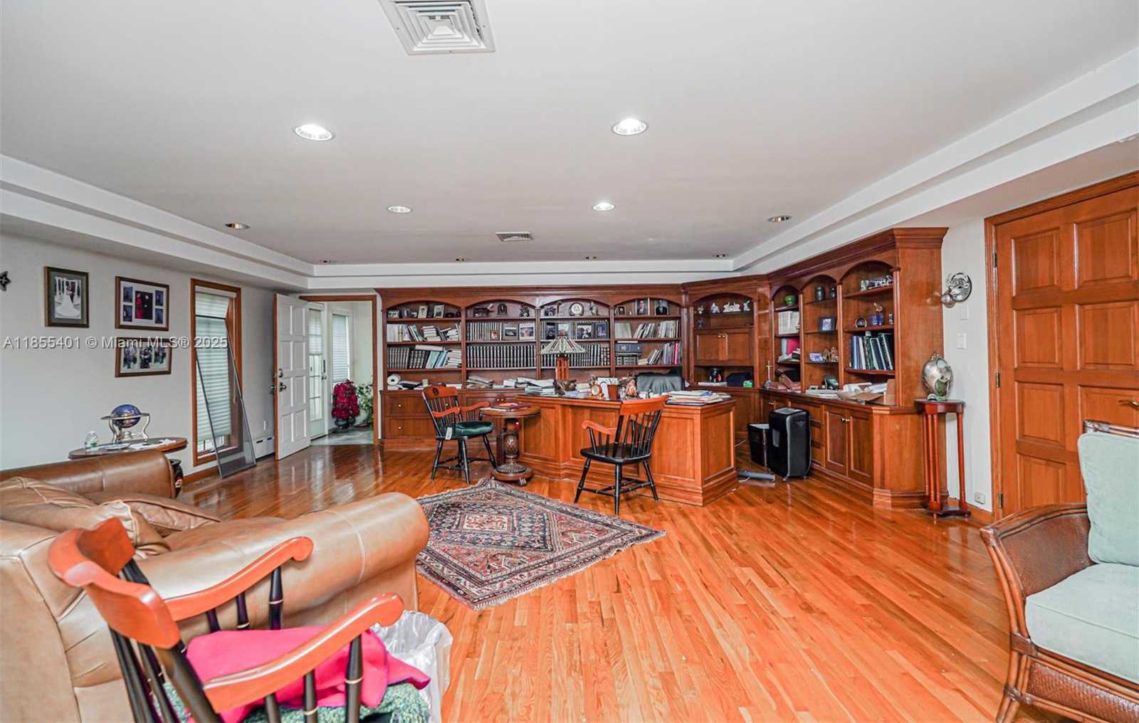 Small Image of 66 CROMWELL CIR, Out of City Number 48