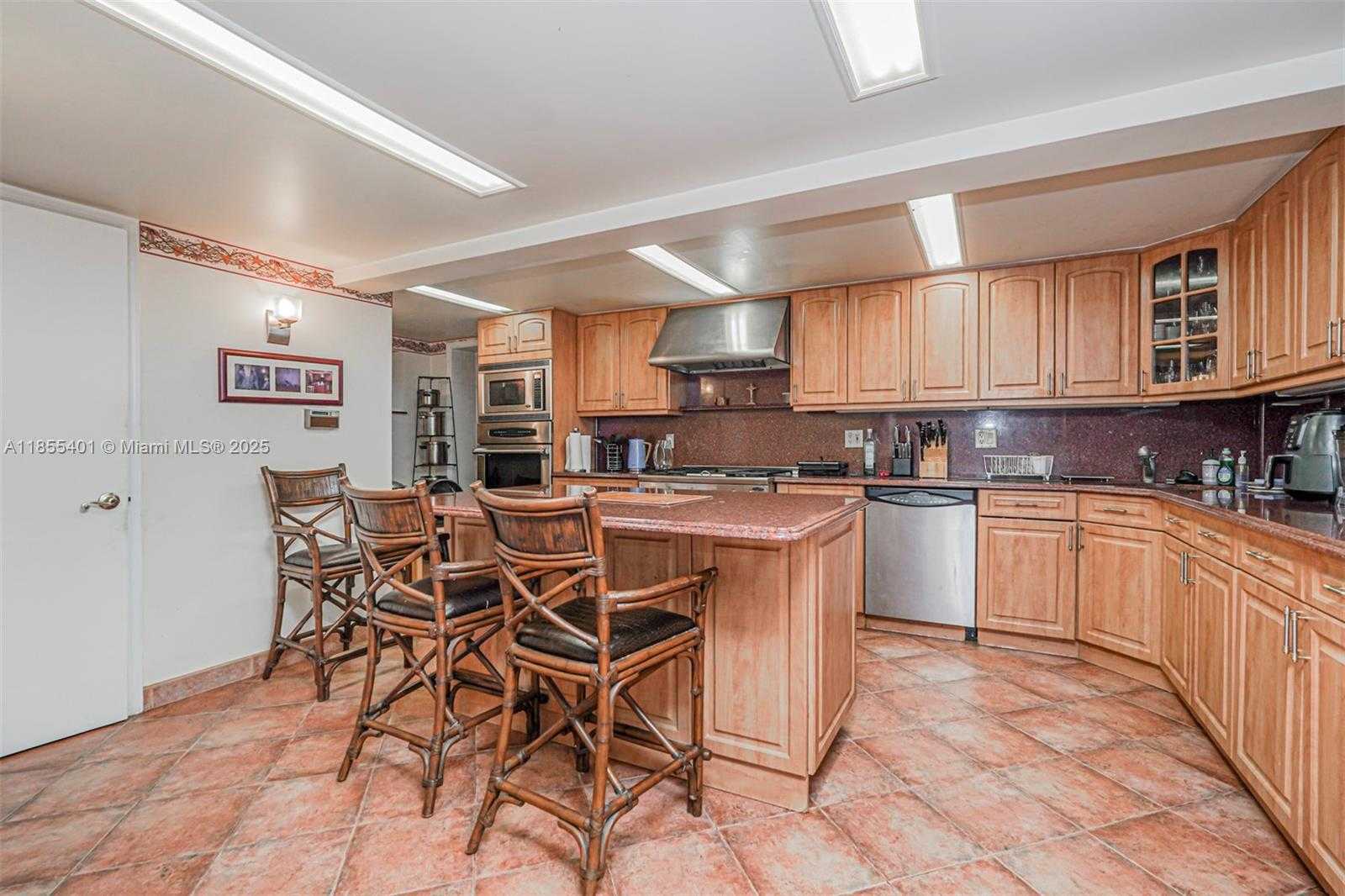 Small Image of 66 CROMWELL CIR, Out of City Number 50