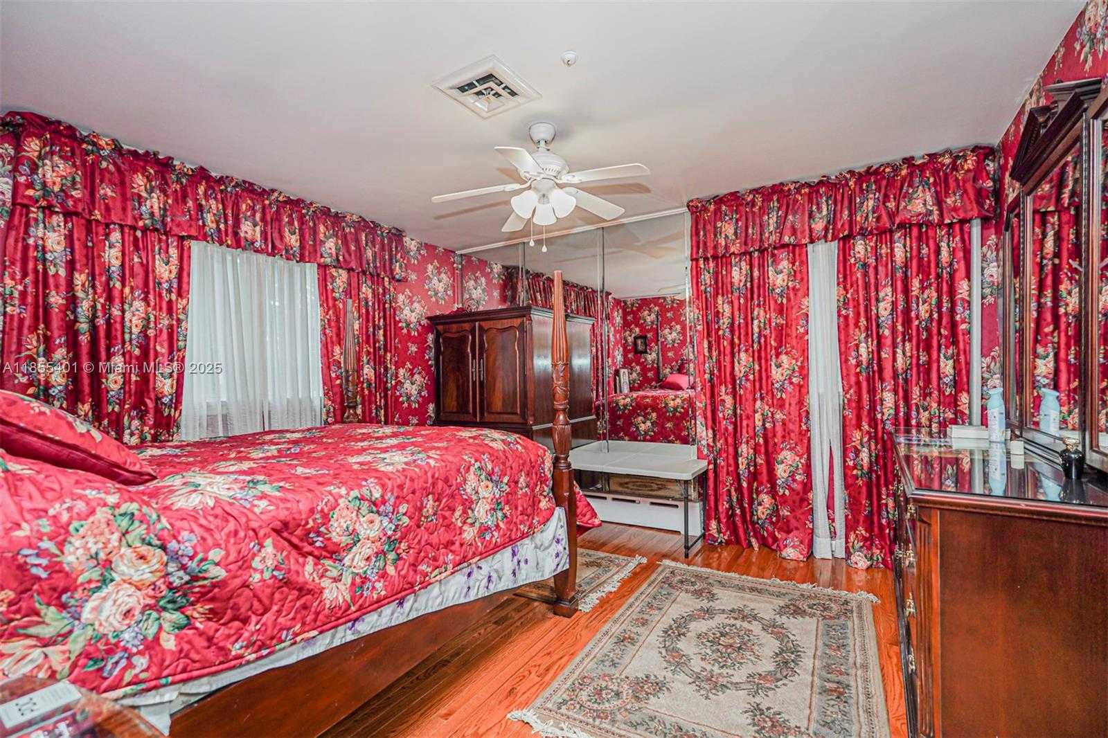 Small Image of 66 CROMWELL CIR, Out of City Number 54