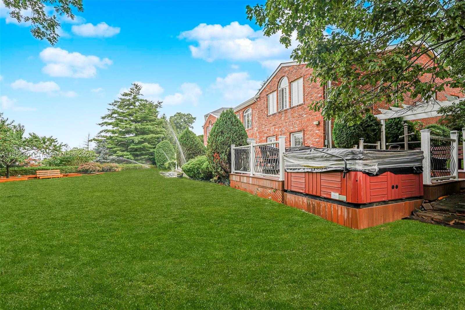 Small Image of 66 CROMWELL CIR, Out of City Number 7