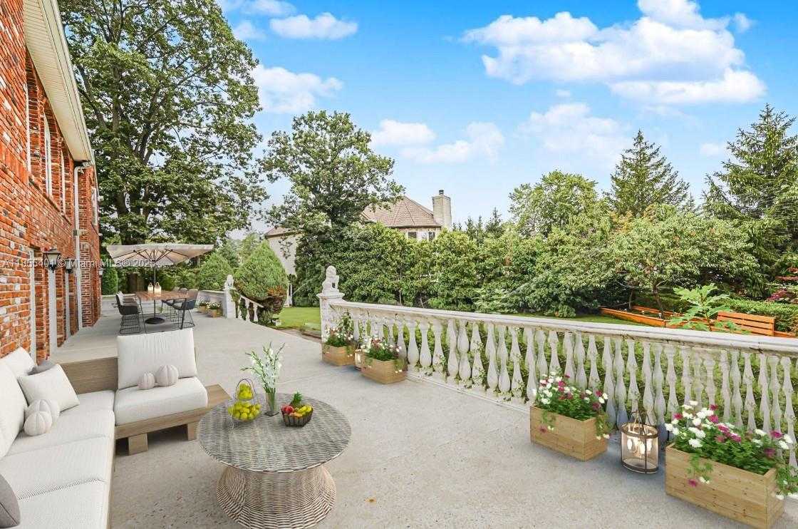 Small Image of 66 CROMWELL CIR, Out of City Number 8