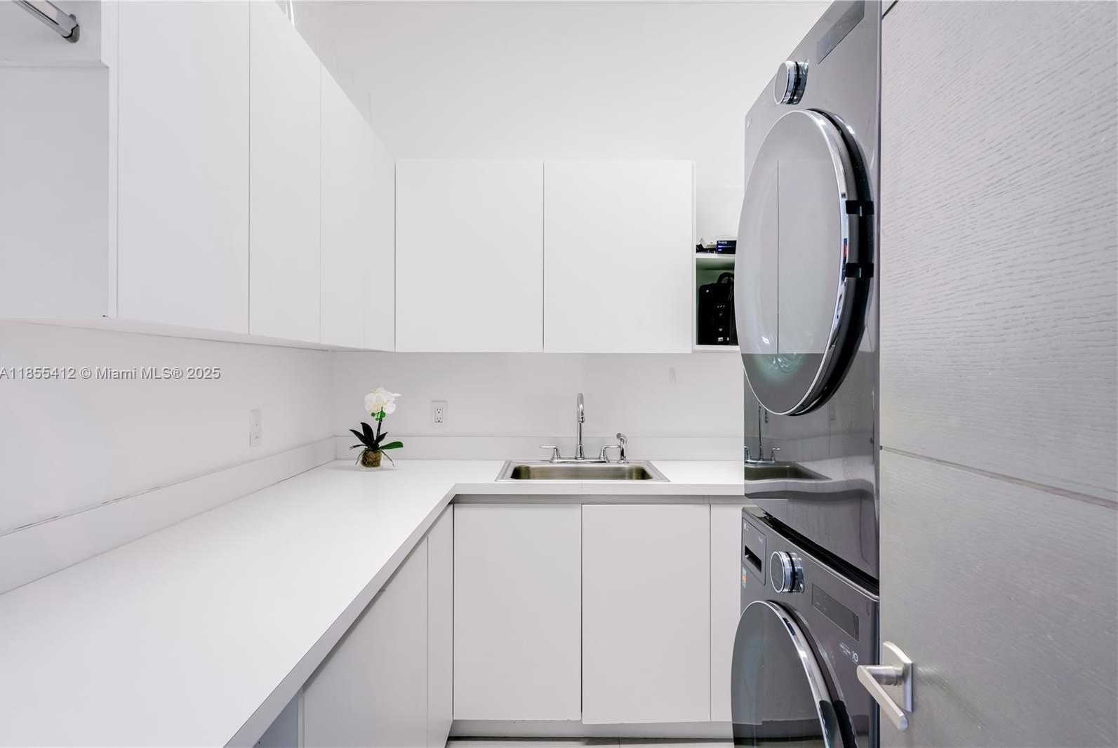 Small Image of 545 SABAL PALM, Key Biscayne Number 15