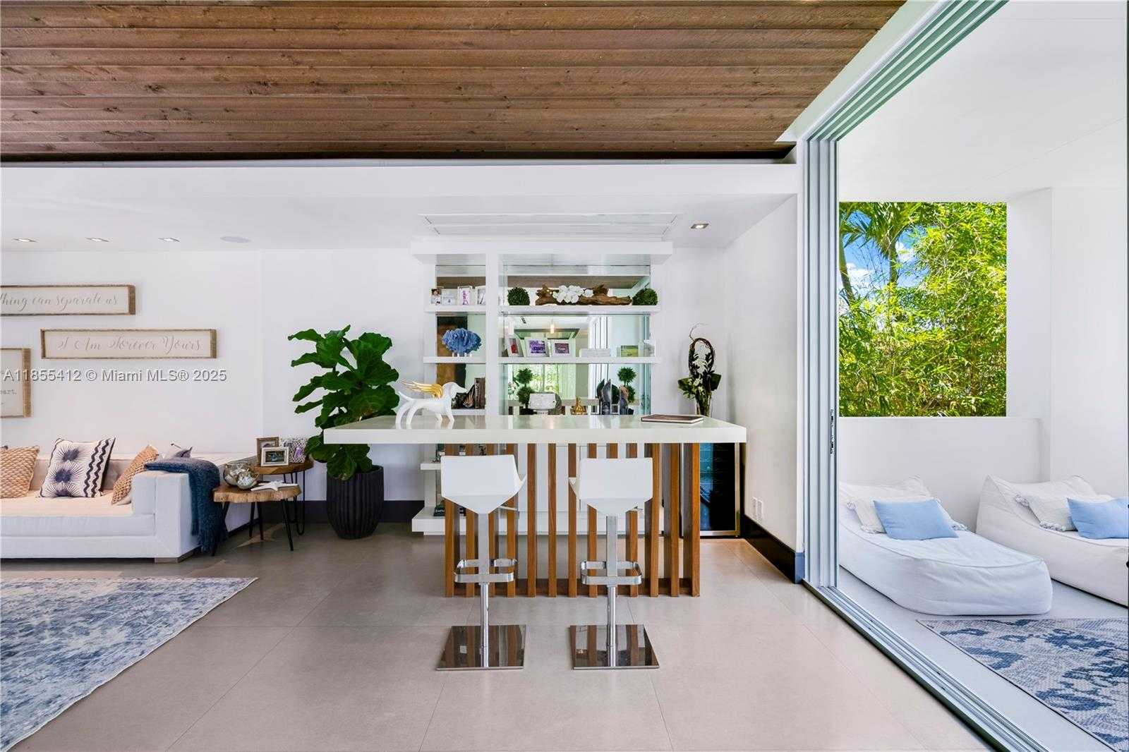 Small Image of 545 SABAL PALM, Key Biscayne Number 19