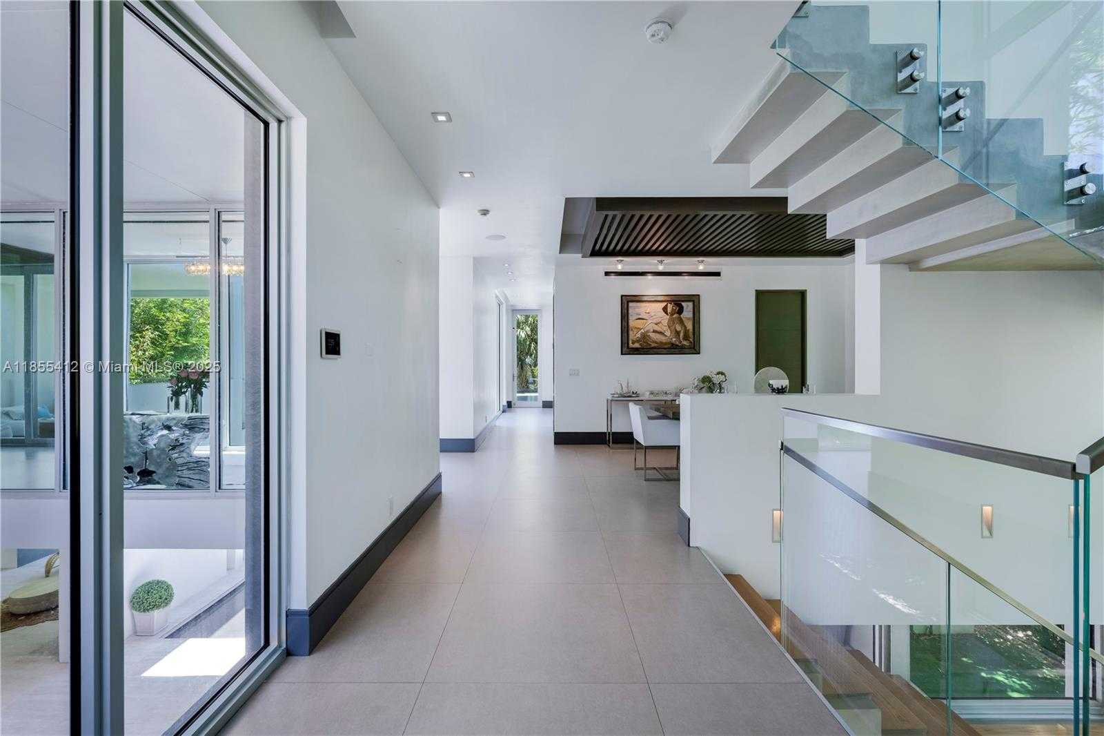 Small Image of 545 SABAL PALM, Key Biscayne Number 24
