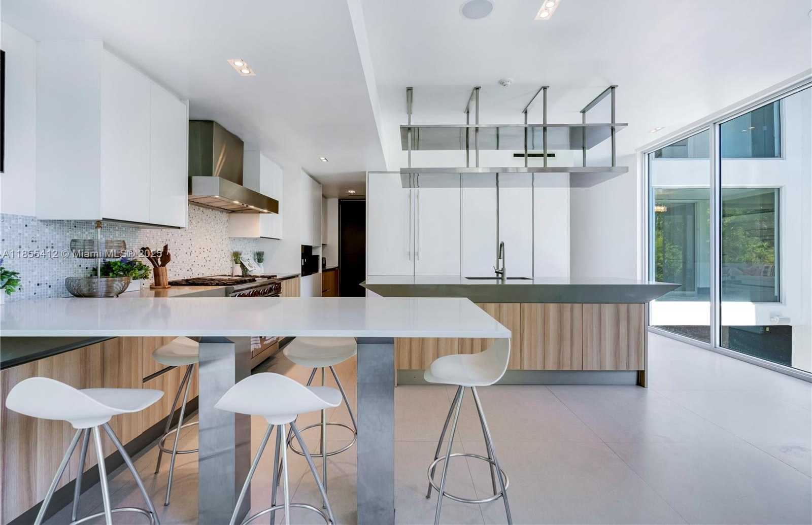 Small Image of 545 SABAL PALM, Key Biscayne Number 32
