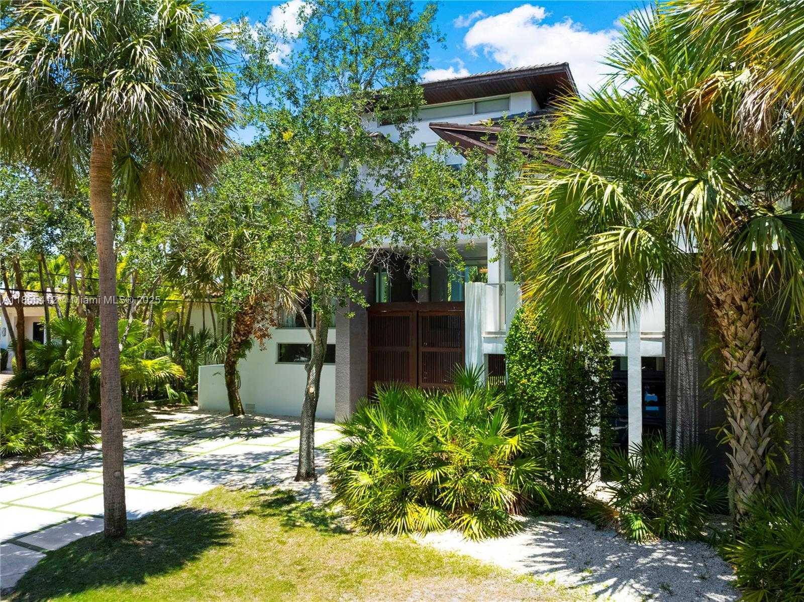 Small Image of 545 SABAL PALM, Key Biscayne Number 37
