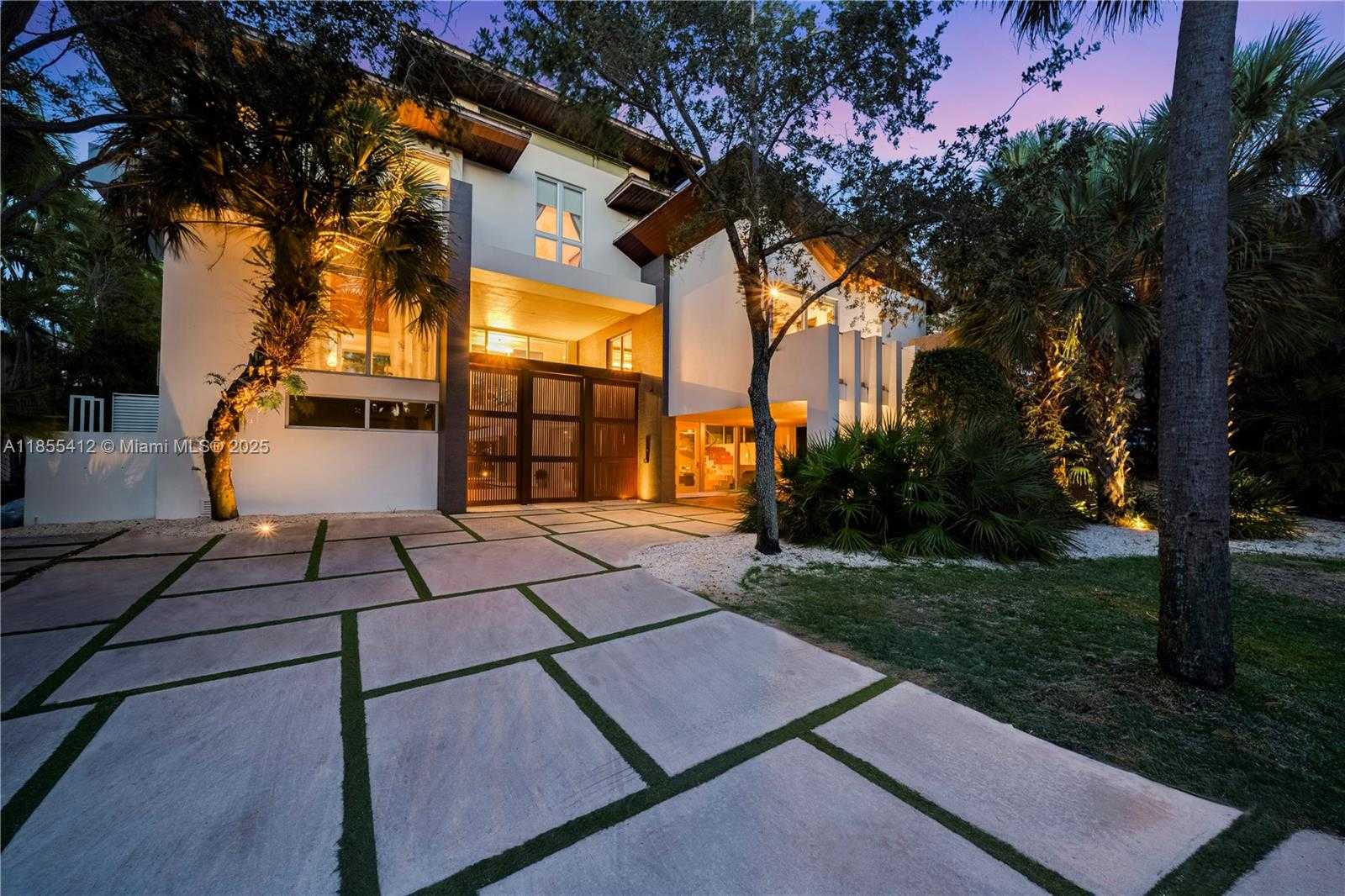 Small Image of 545 SABAL PALM, Key Biscayne Number 4