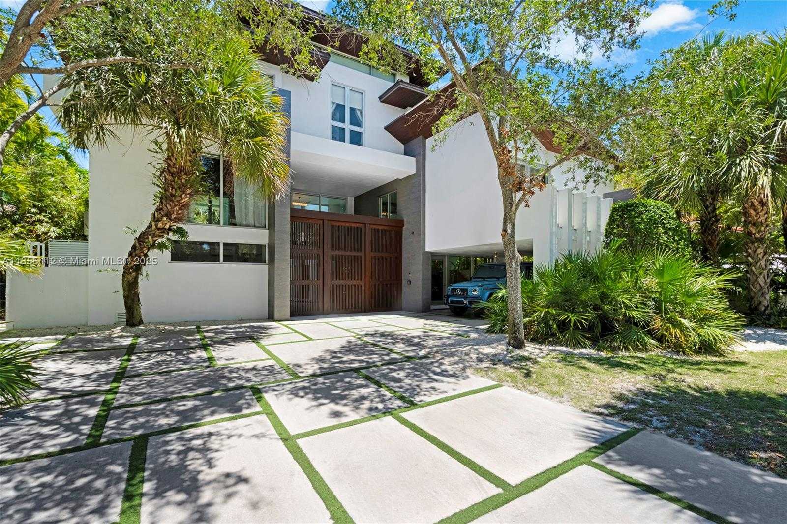 Small Image of 545 SABAL PALM, Key Biscayne Number 49