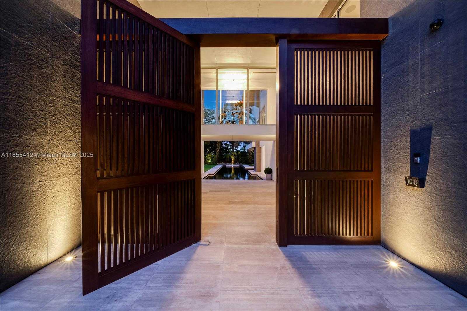 Small Image of 545 SABAL PALM, Key Biscayne Number 5