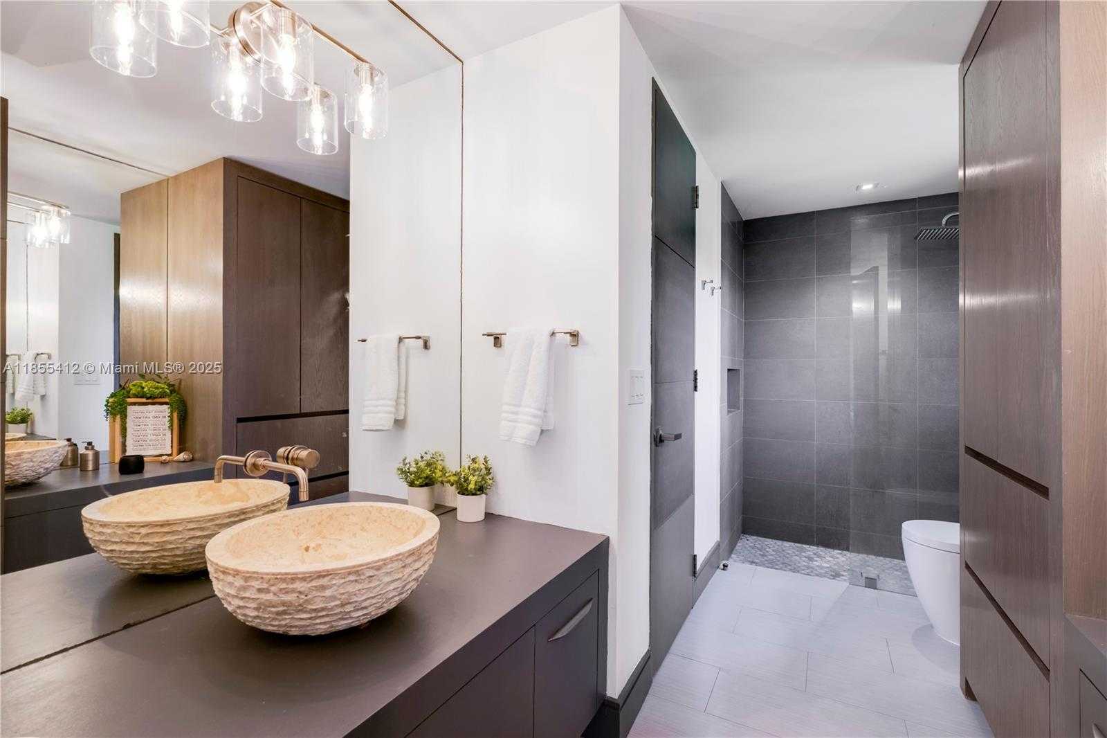 Small Image of 545 SABAL PALM, Key Biscayne Number 53
