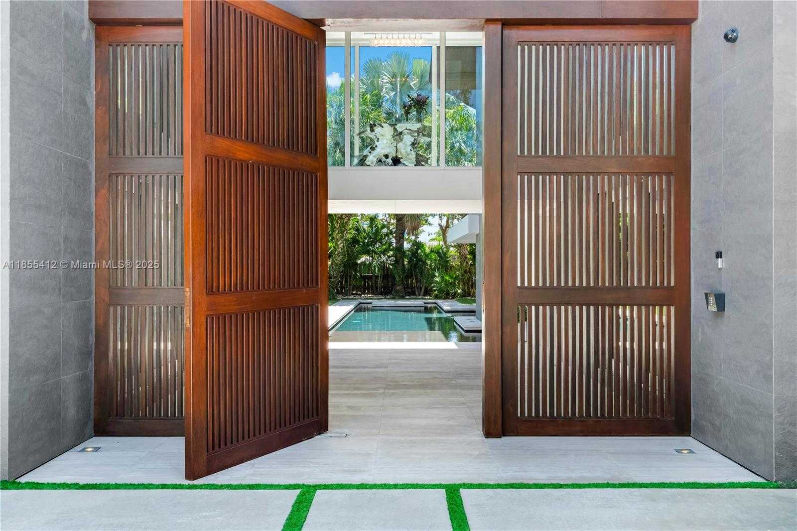 Small Image of 545 SABAL PALM, Key Biscayne Number 59
