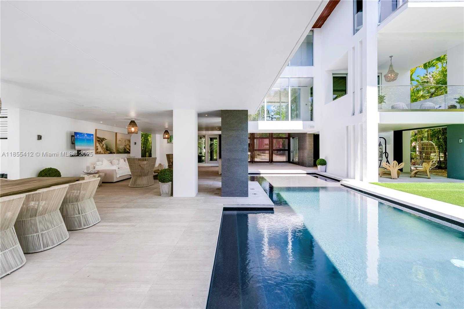 Small Image of 545 SABAL PALM, Key Biscayne Number 62
