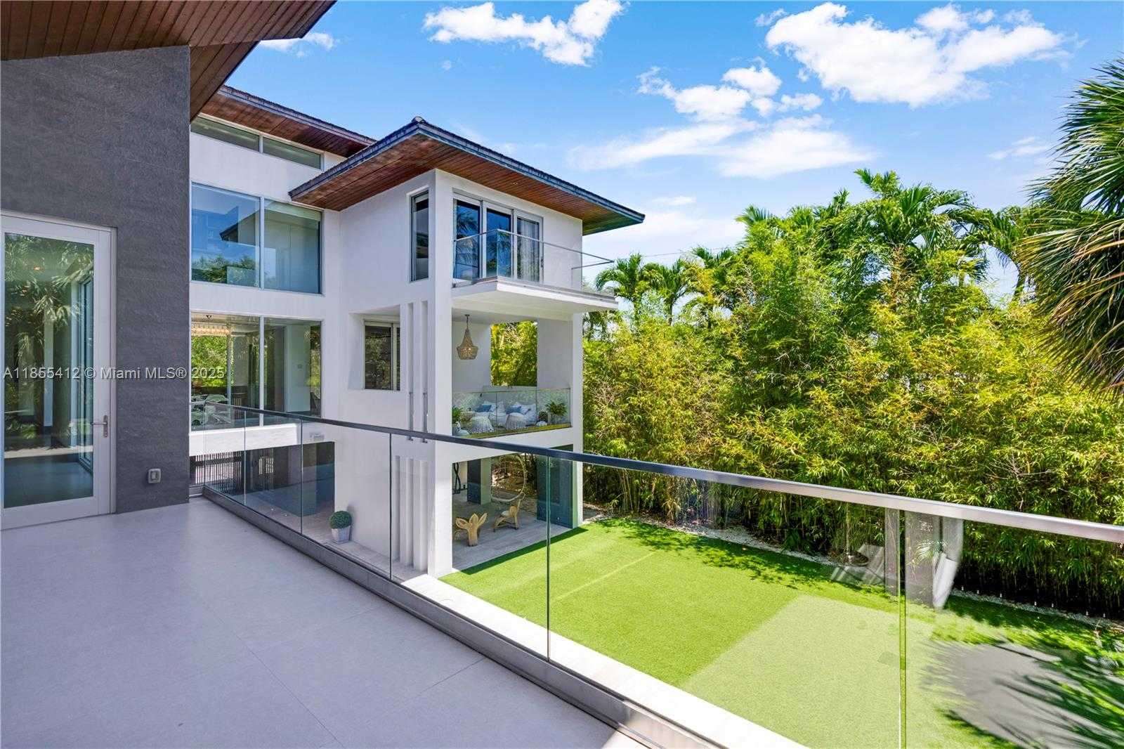 Small Image of 545 SABAL PALM, Key Biscayne Number 67