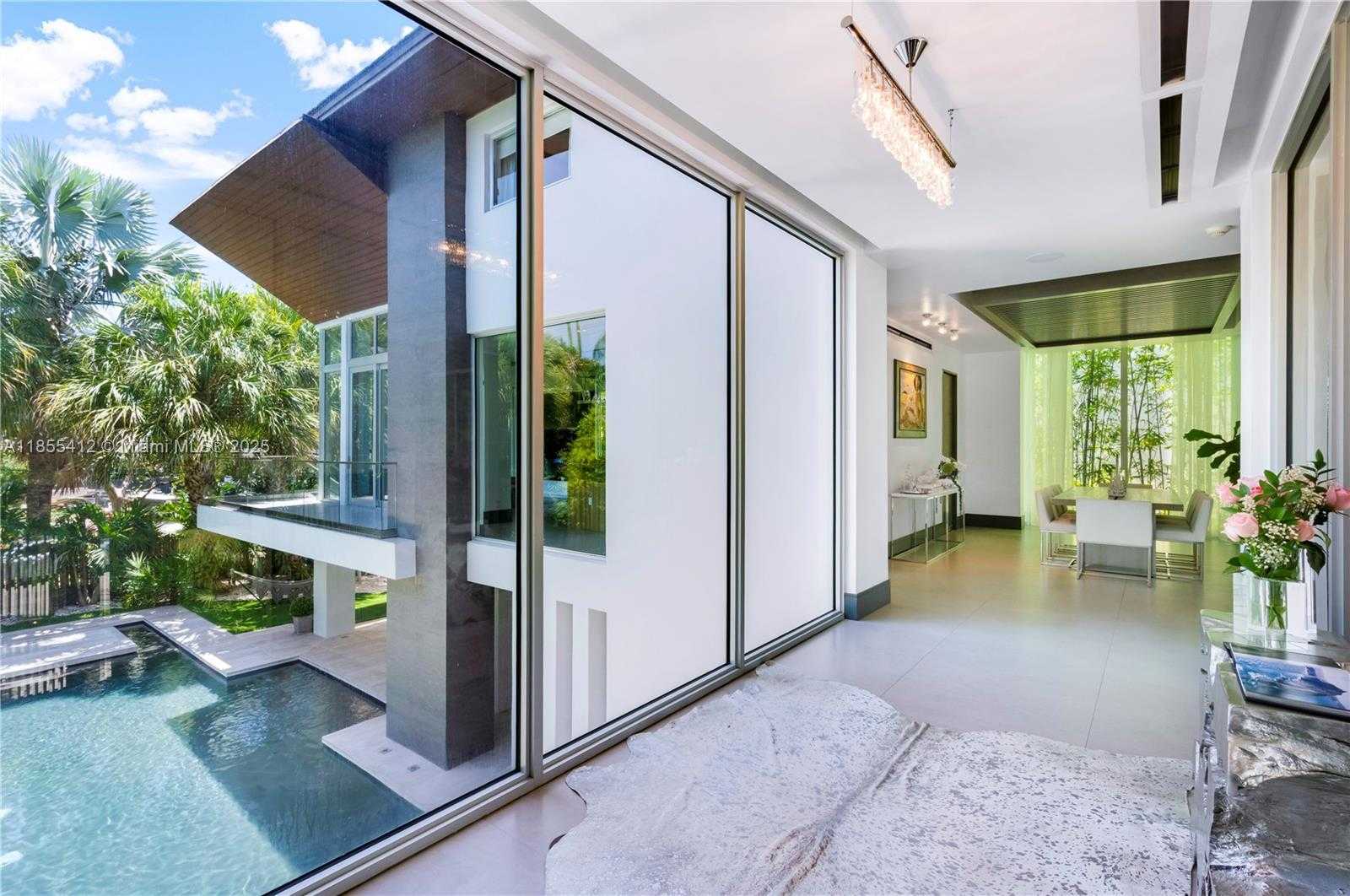 Small Image of 545 SABAL PALM, Key Biscayne Number 70