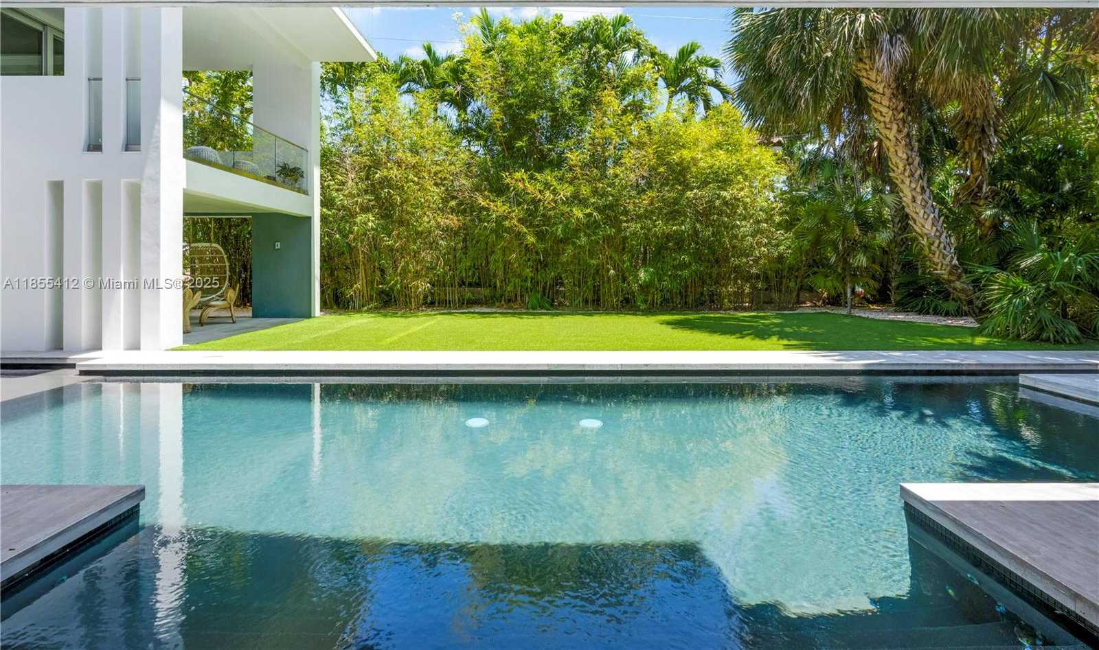 Small Image of 545 SABAL PALM, Key Biscayne Number 72