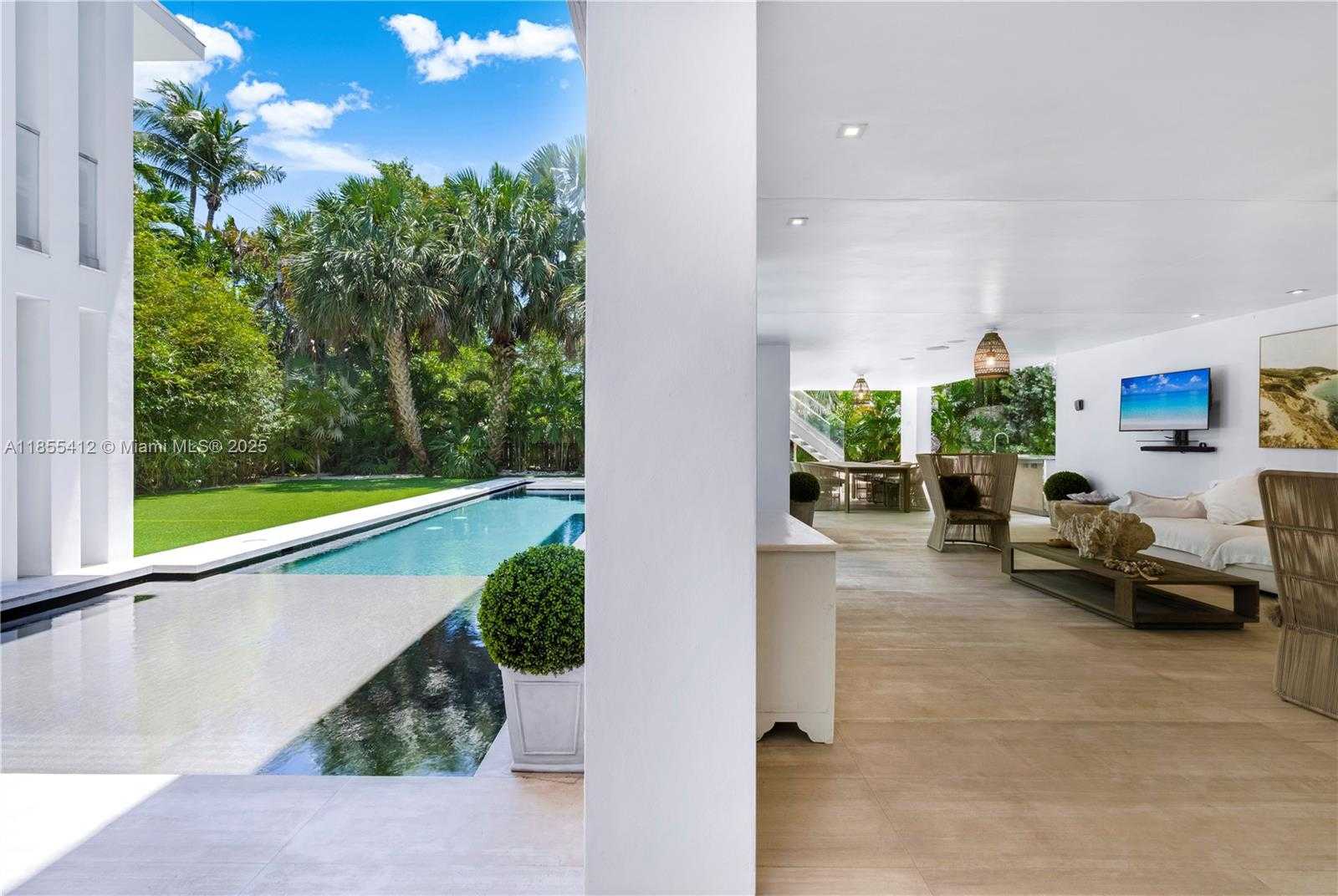 Small Image of 545 SABAL PALM, Key Biscayne Number 74