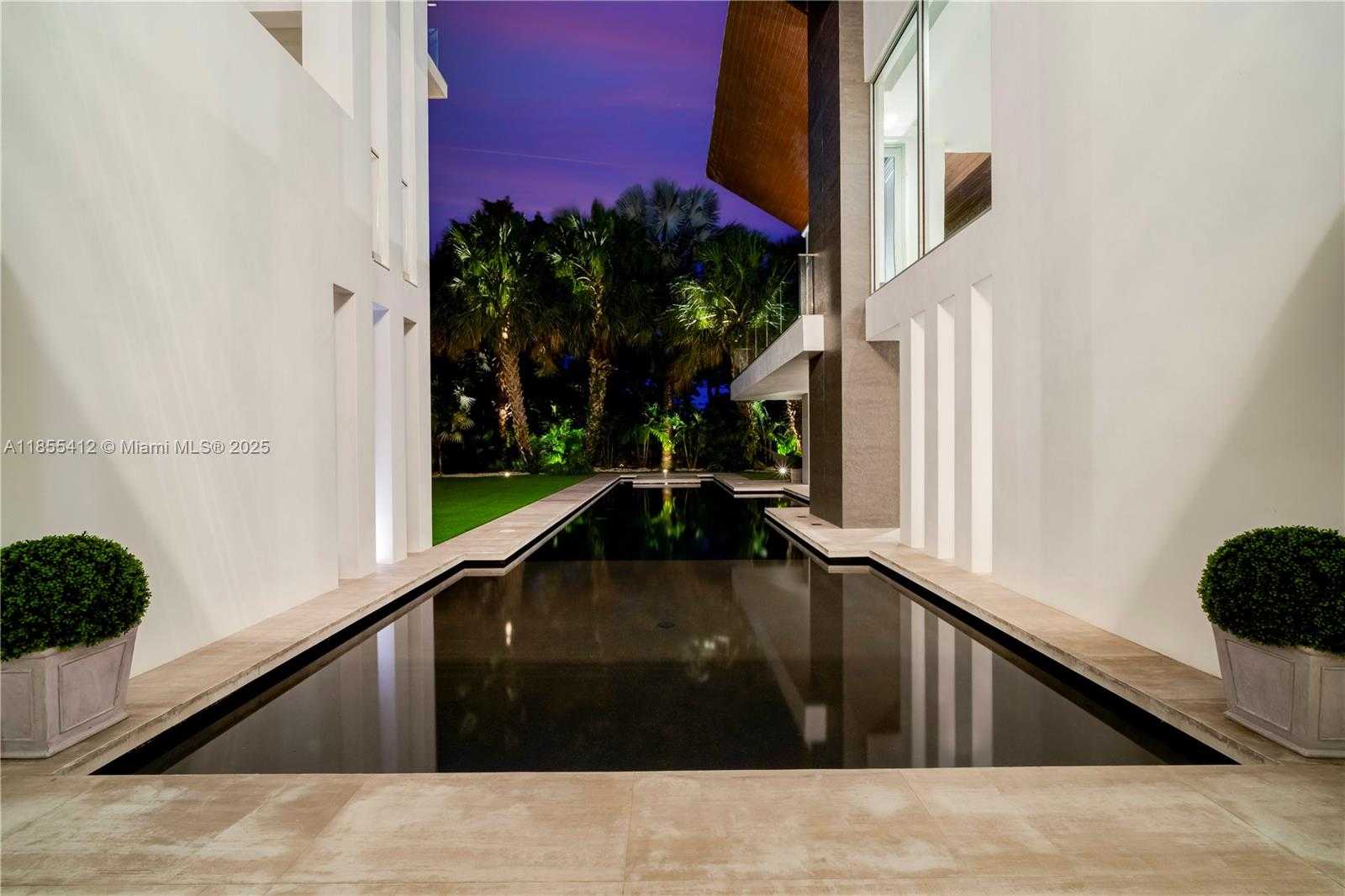Small Image of 545 SABAL PALM, Key Biscayne Number 76