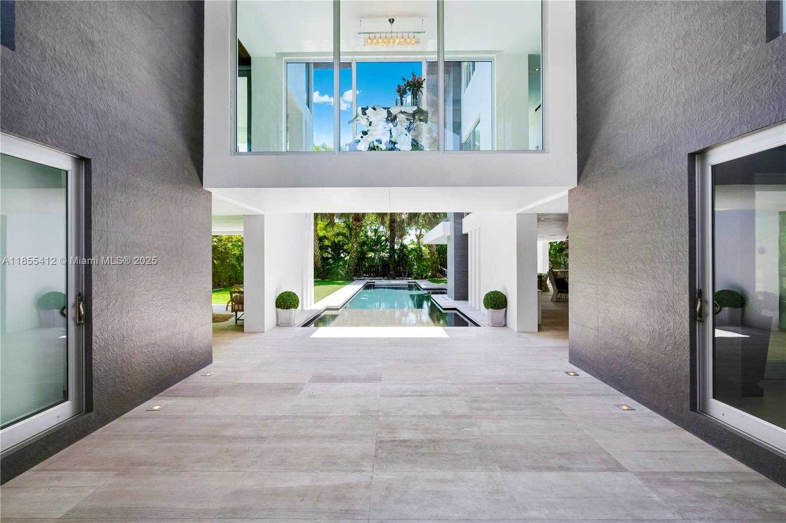 Small Image of 545 SABAL PALM, Key Biscayne Number 79