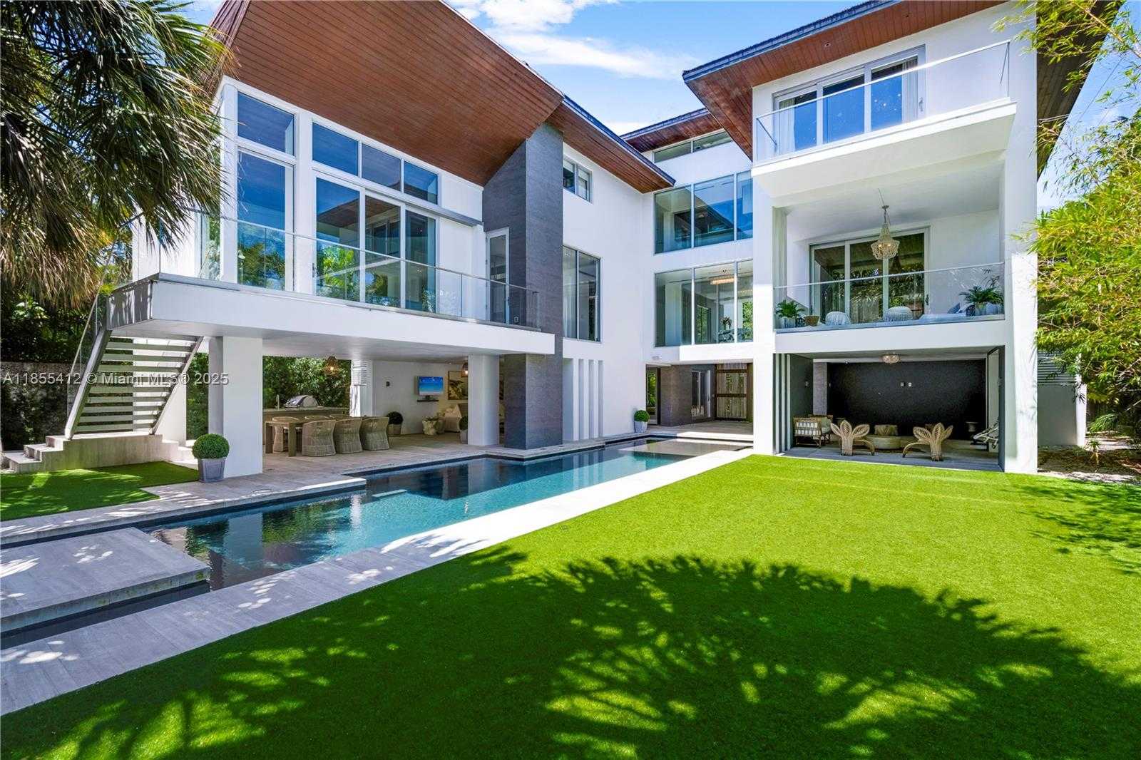 Small Image of 545 SABAL PALM, Key Biscayne Number 80