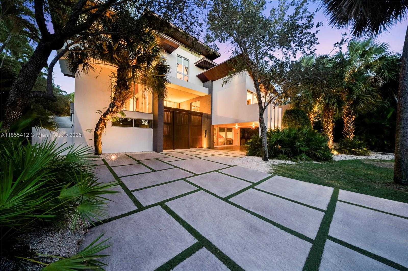 Small Image of 545 SABAL PALM, Key Biscayne Number 82