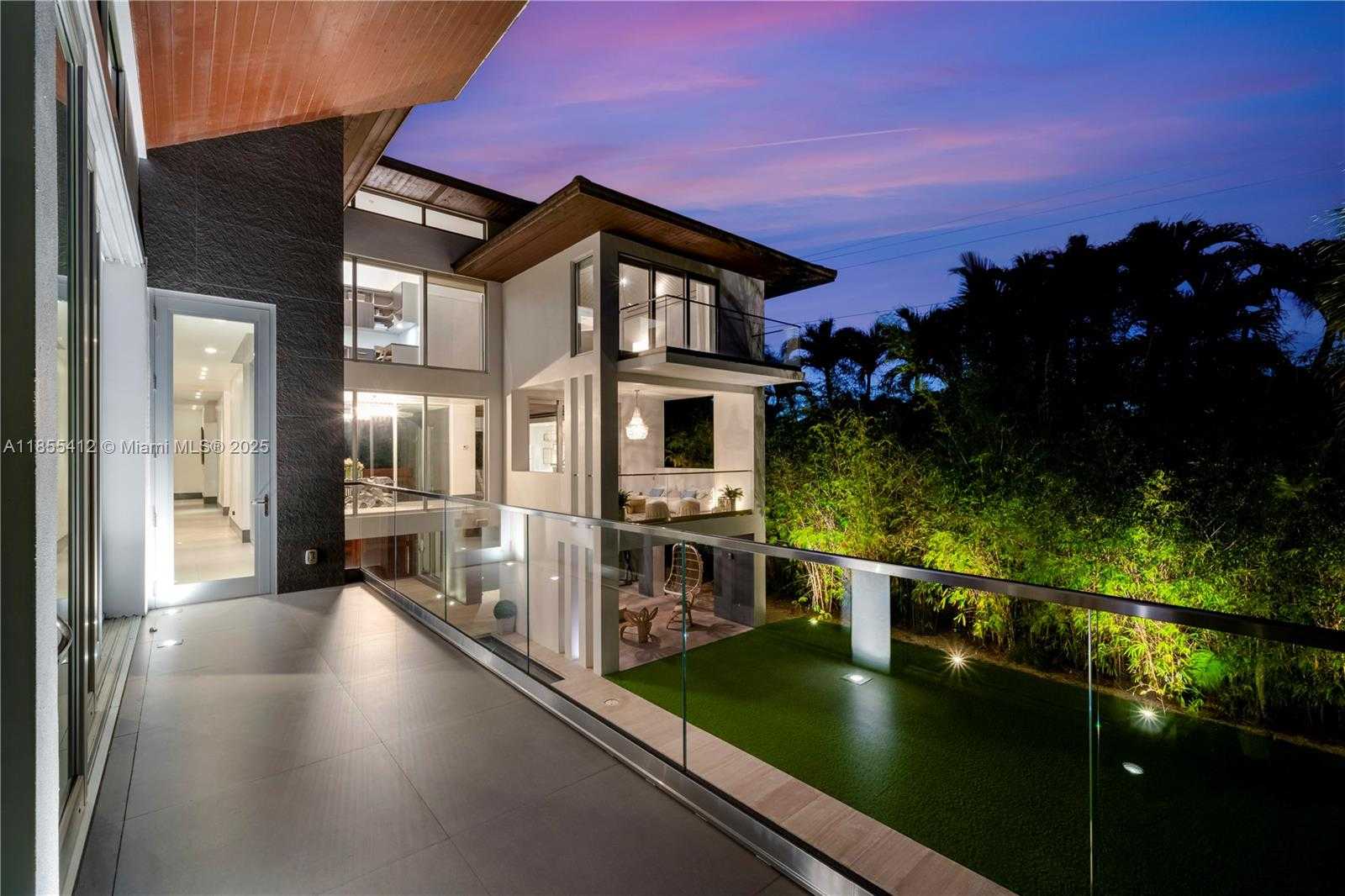 Small Image of 545 SABAL PALM, Key Biscayne Number 84