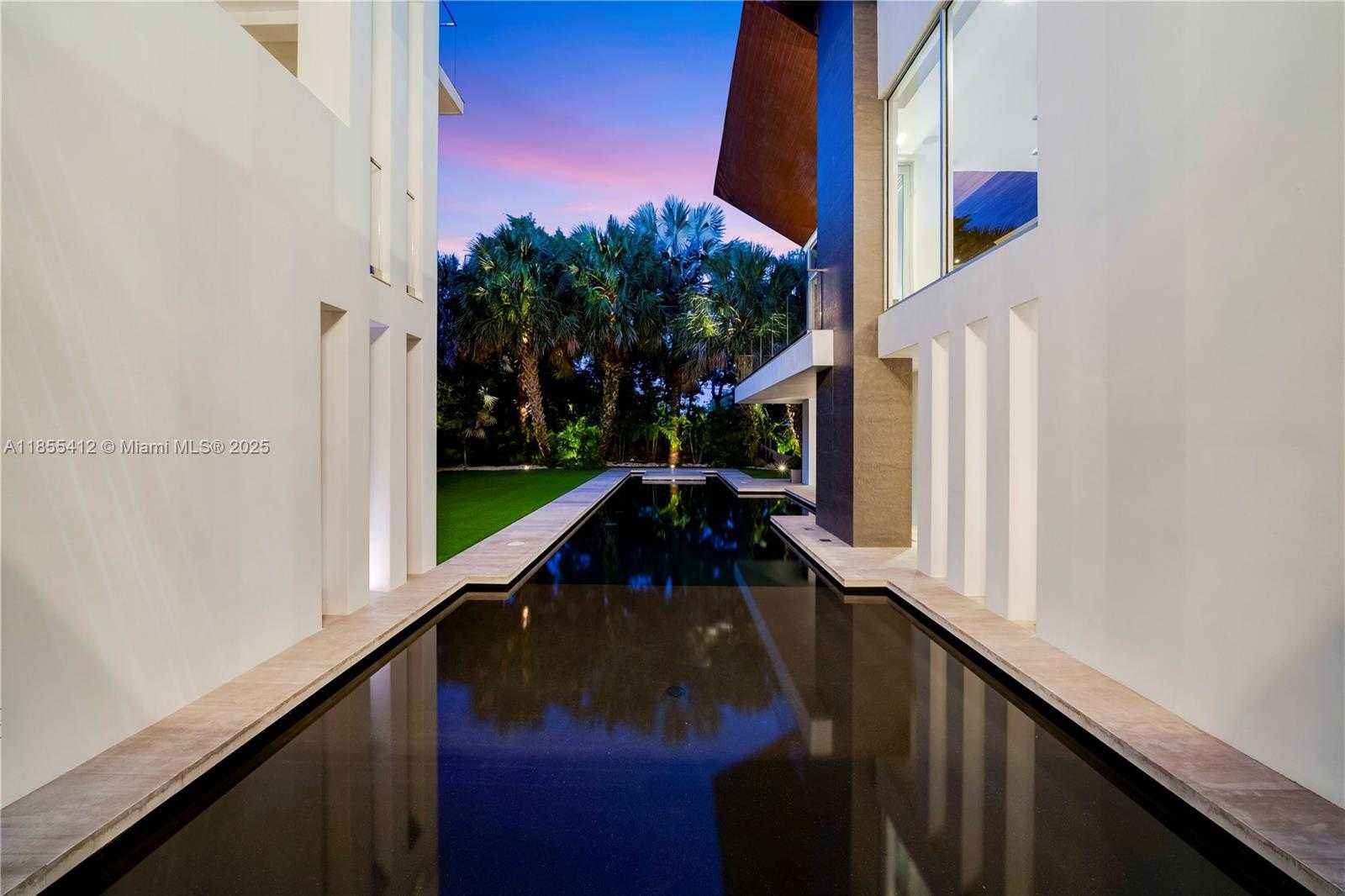 Small Image of 545 SABAL PALM, Key Biscayne Number 89