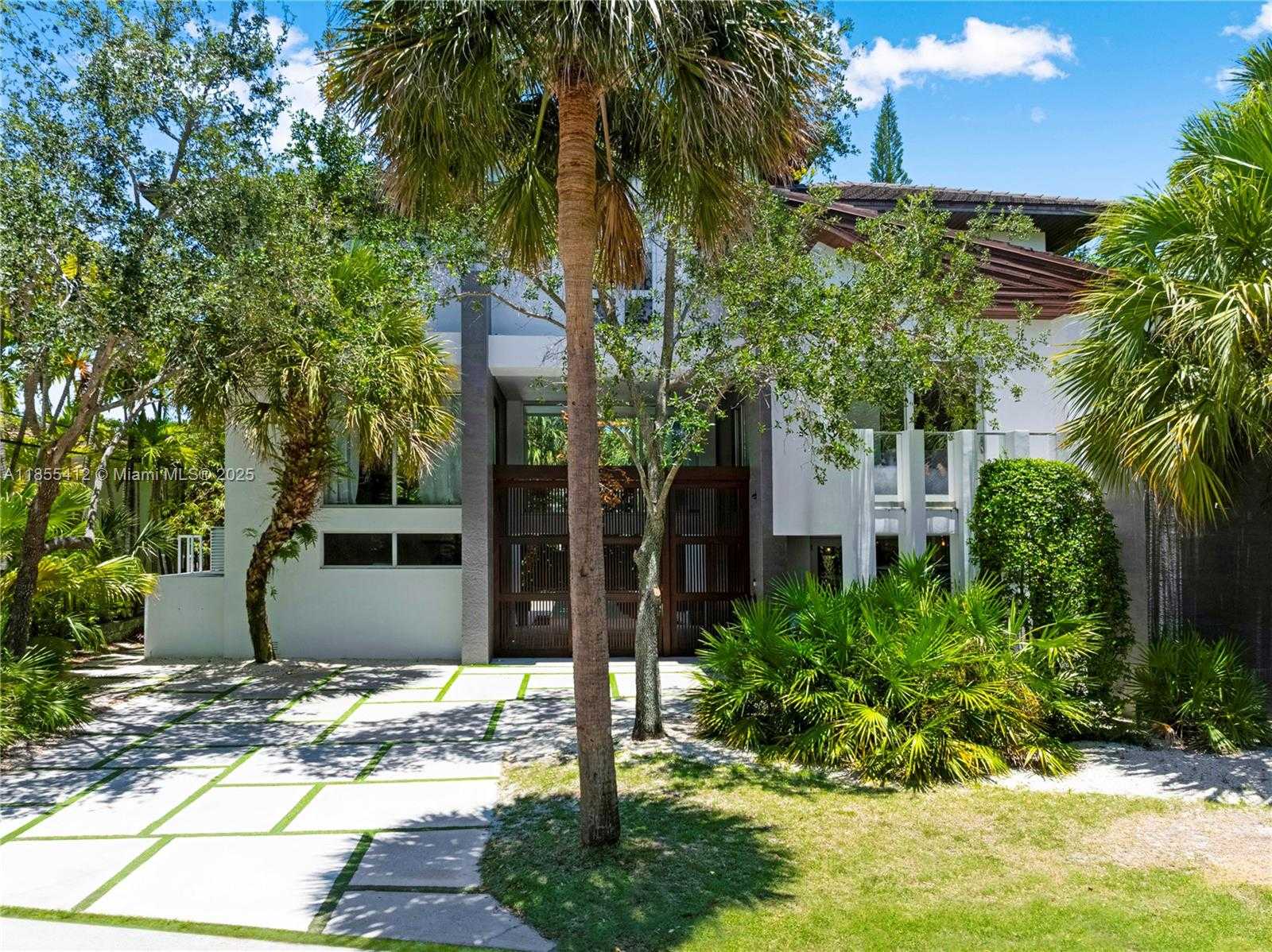 Small Image of 545 SABAL PALM, Key Biscayne Number 98