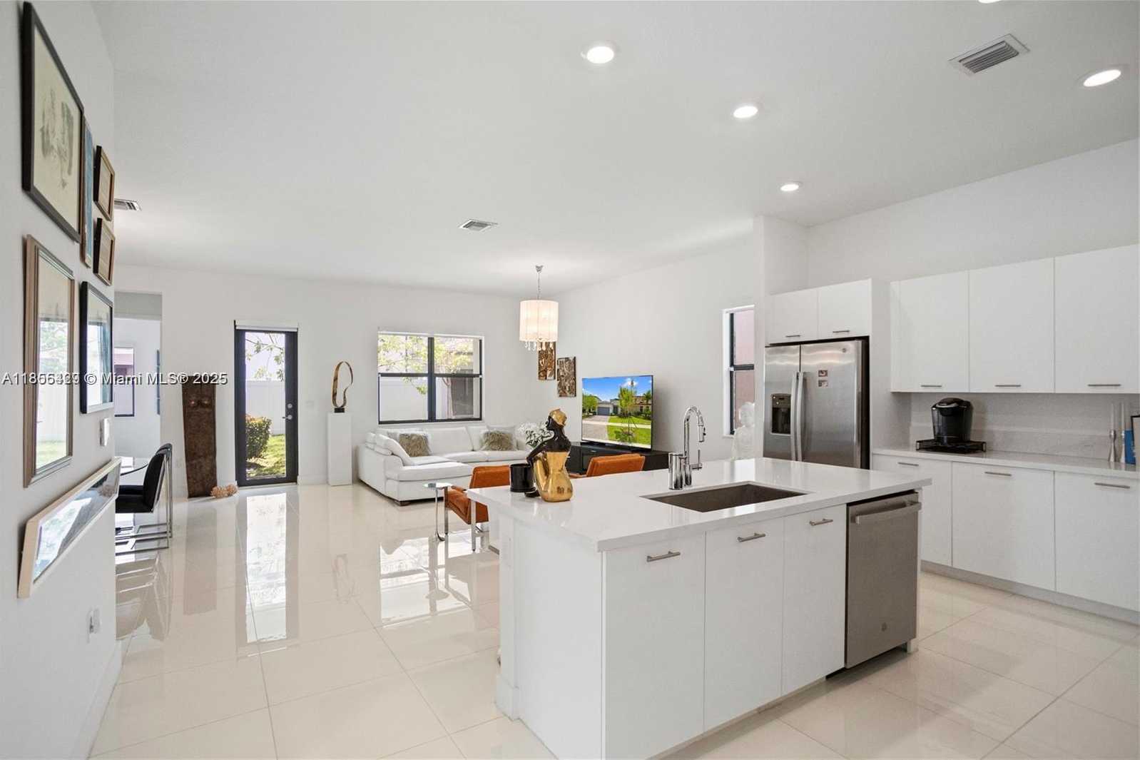 Small Image of 4407 SOUTH WEST 175TH AVE, Miramar Number 6