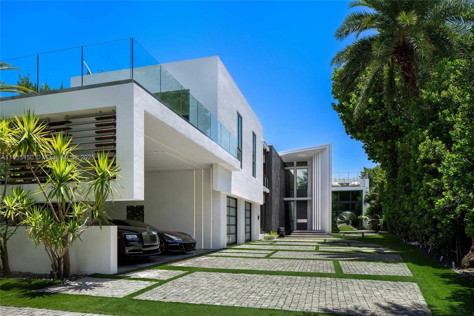 Small Image of 528 LAKEVIEW CT, Miami Beach Number 15