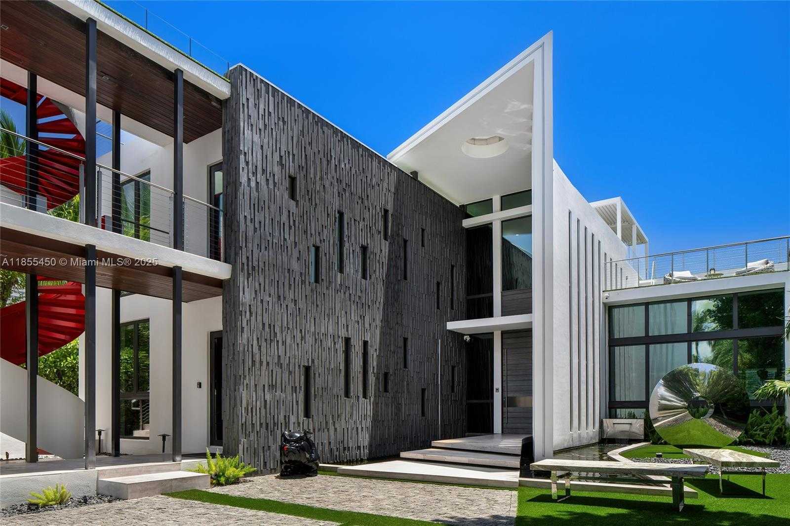 Small Image of 528 LAKEVIEW CT, Miami Beach Number 18