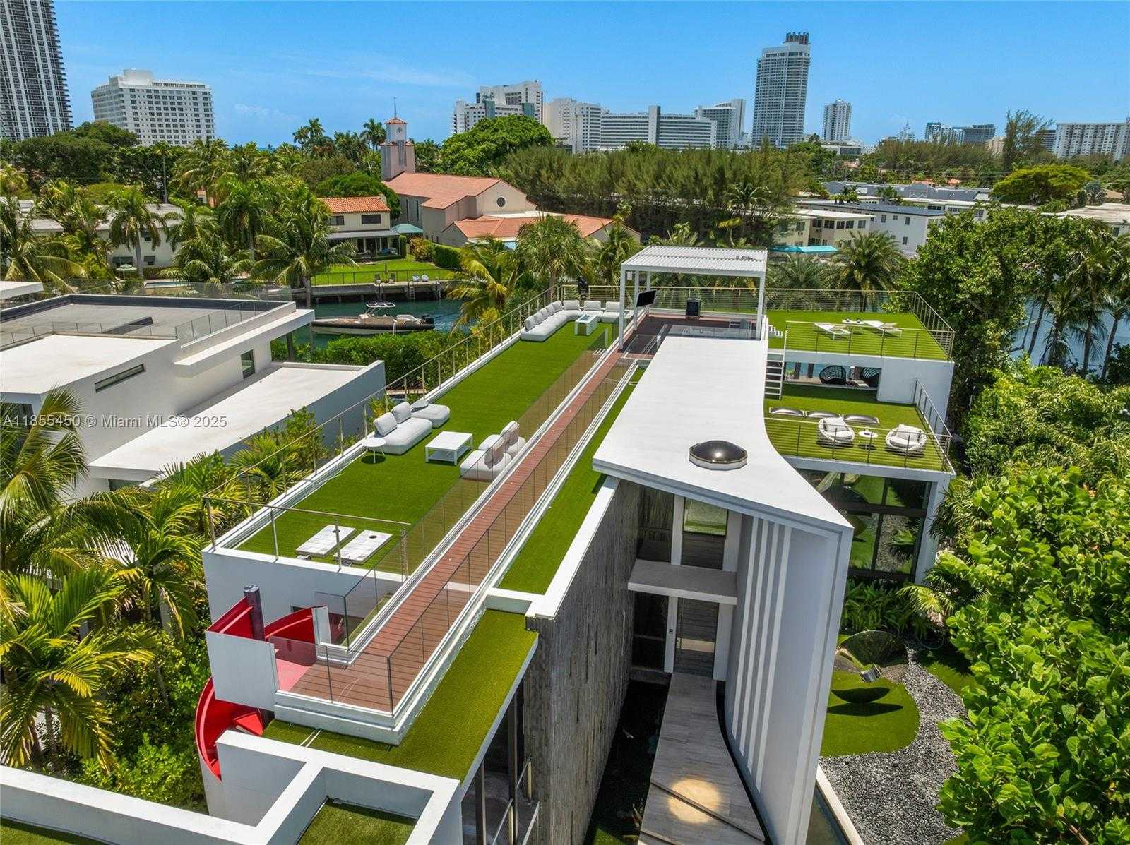 Small Image of 528 LAKEVIEW CT, Miami Beach Number 20