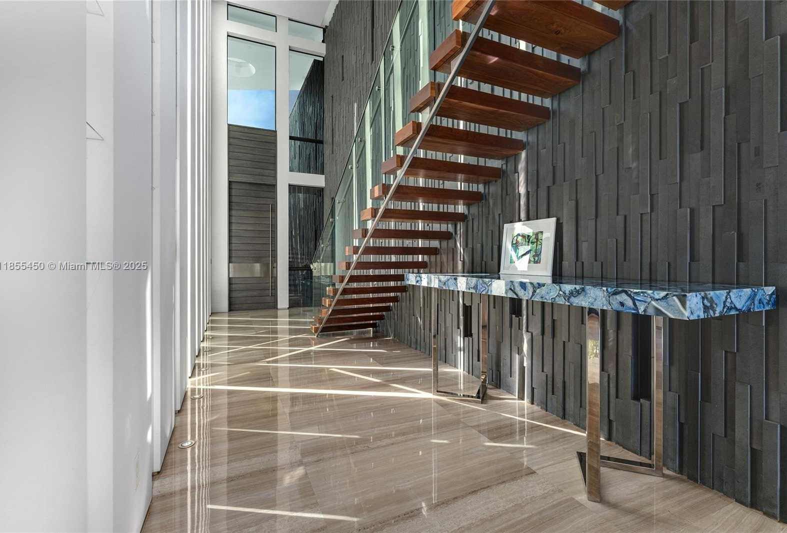 Small Image of 528 LAKEVIEW CT, Miami Beach Number 23