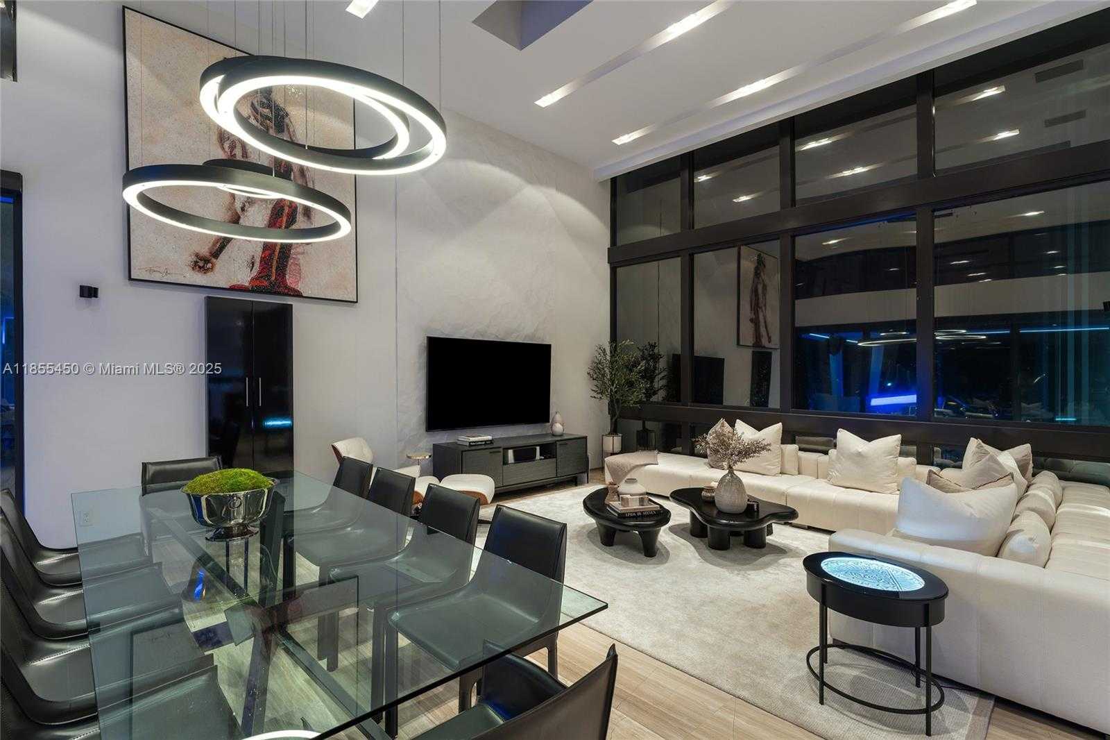 Small Image of 528 LAKEVIEW CT, Miami Beach Number 29