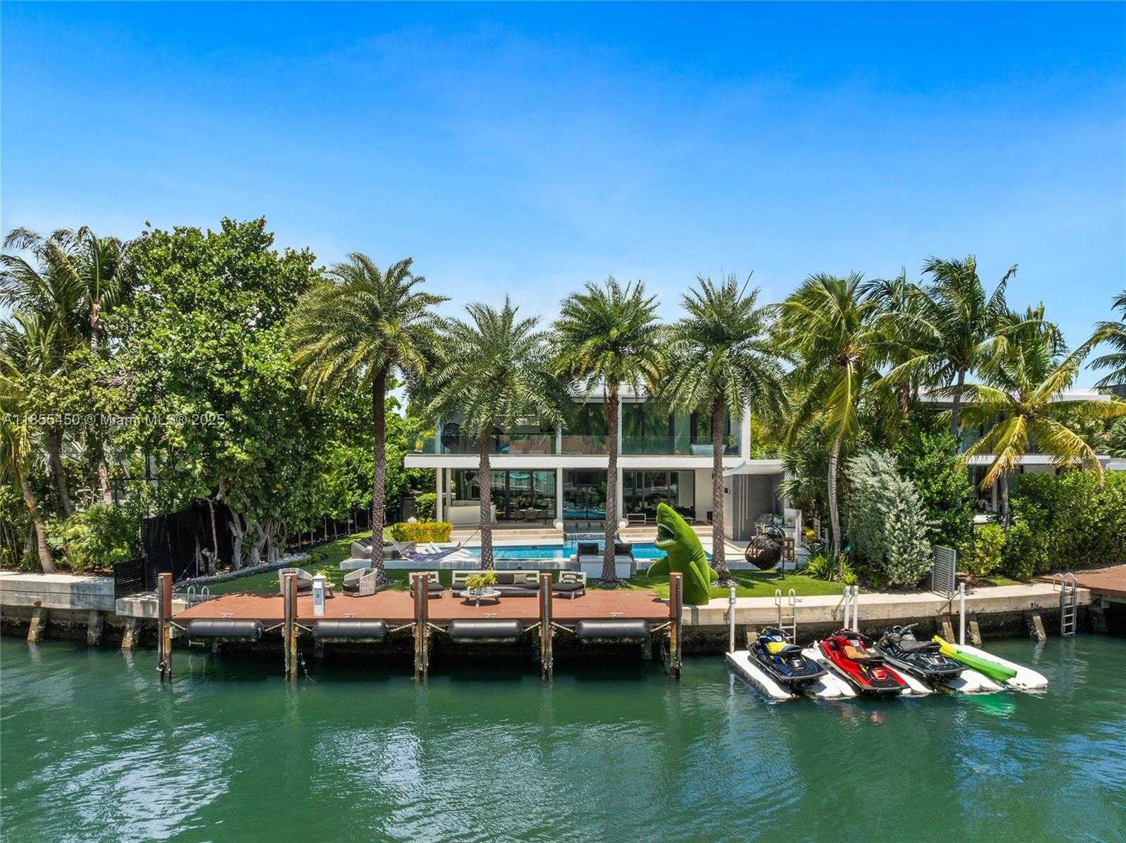 Small Image of 528 LAKEVIEW CT, Miami Beach Number 38