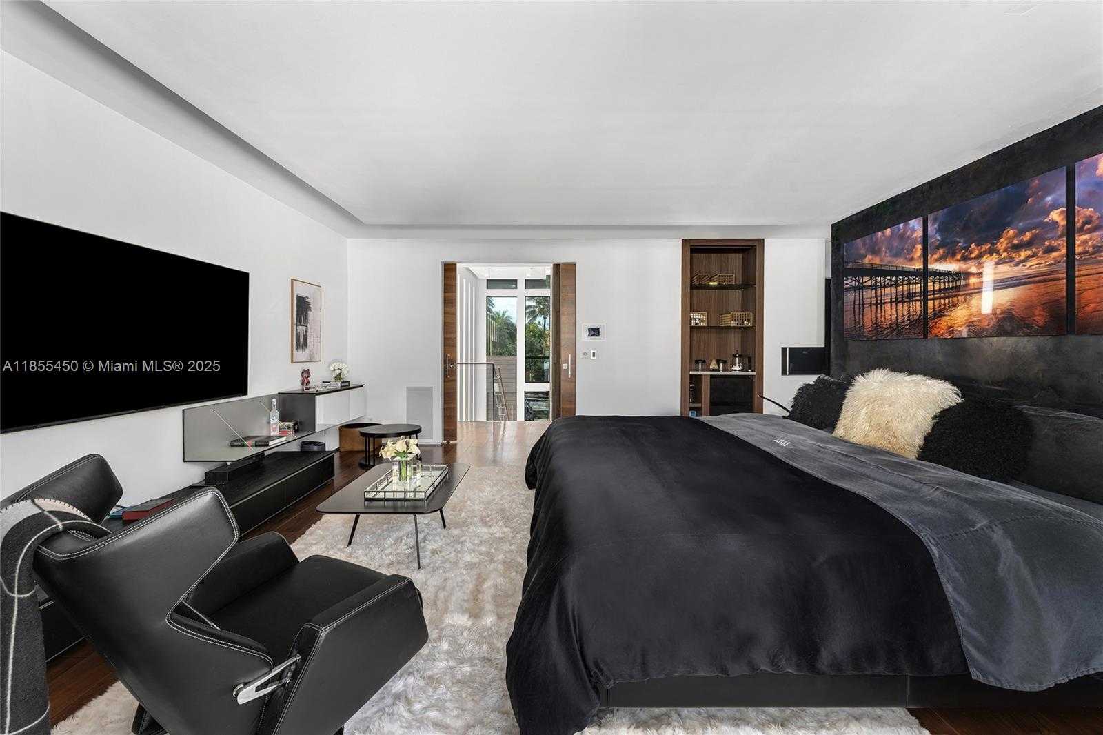 Small Image of 528 LAKEVIEW CT, Miami Beach Number 46