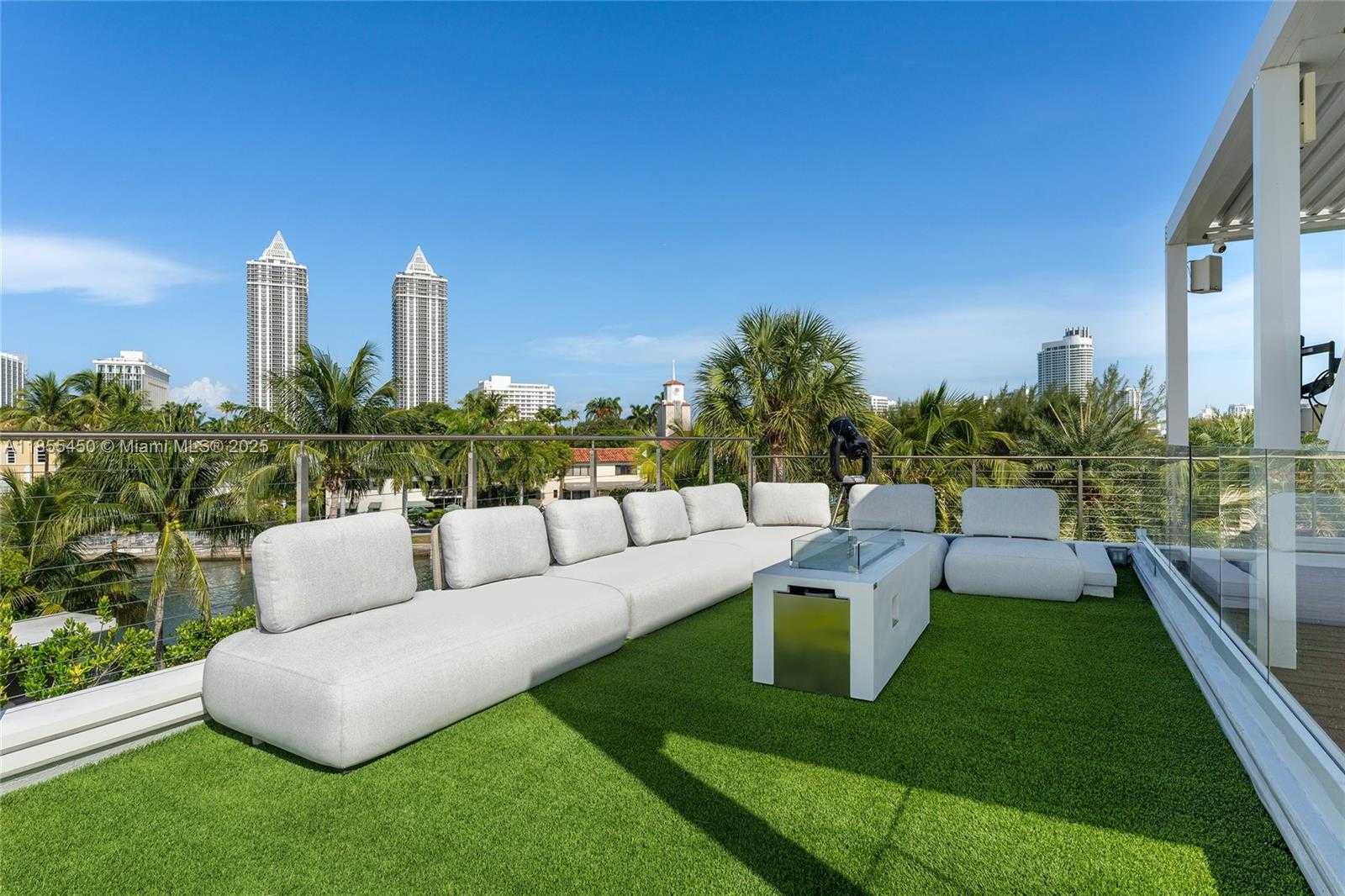 Small Image of 528 LAKEVIEW CT, Miami Beach Number 58