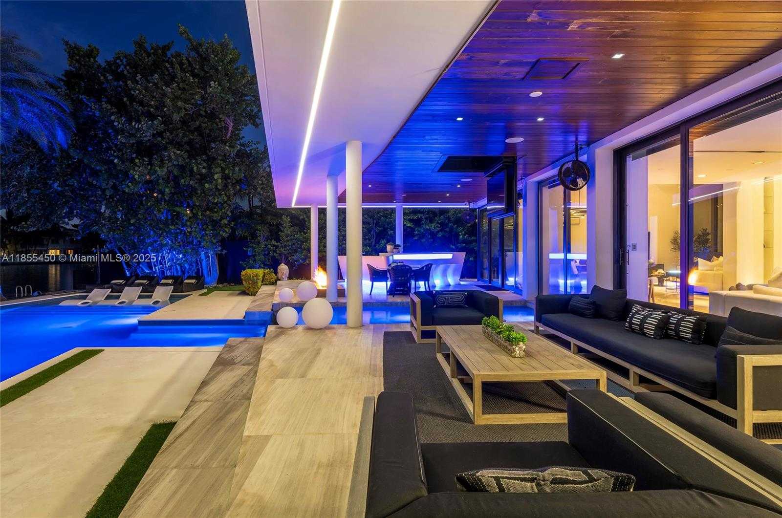 Small Image of 528 LAKEVIEW CT, Miami Beach Number 6