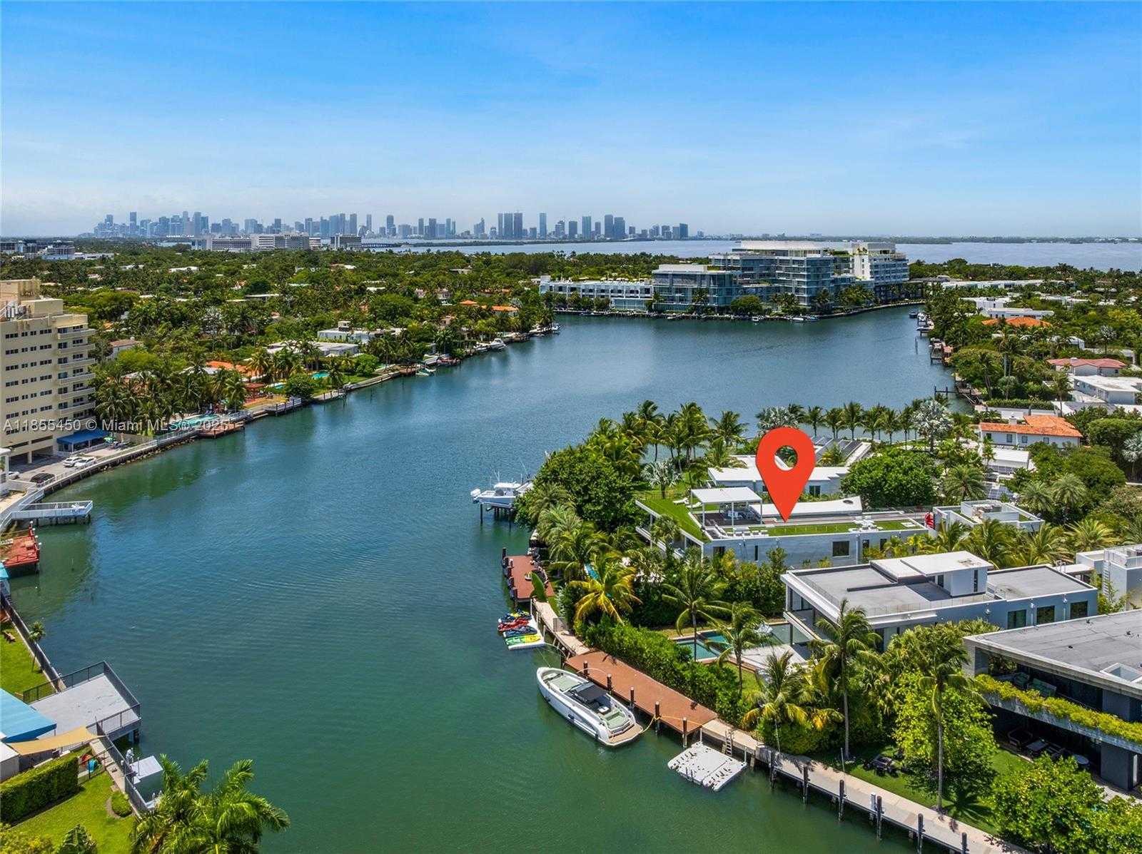 Small Image of 528 LAKEVIEW CT, Miami Beach Number 81