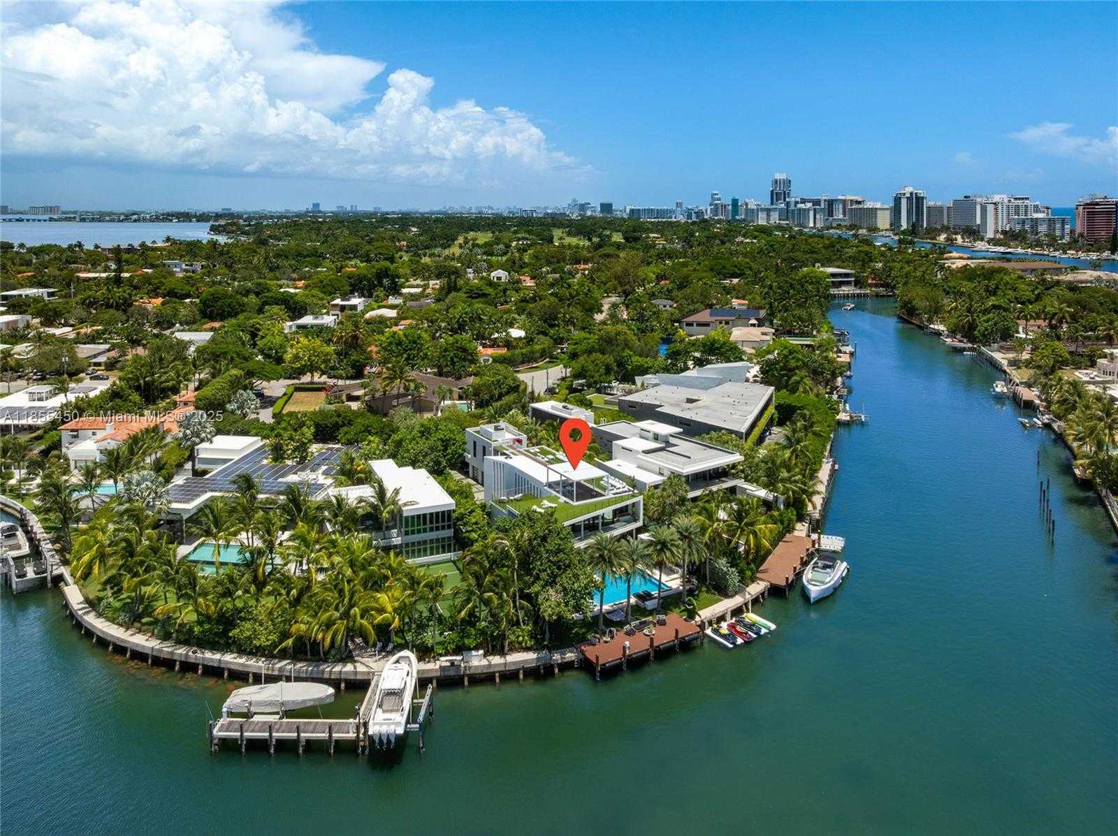 Small Image of 528 LAKEVIEW CT, Miami Beach Number 84