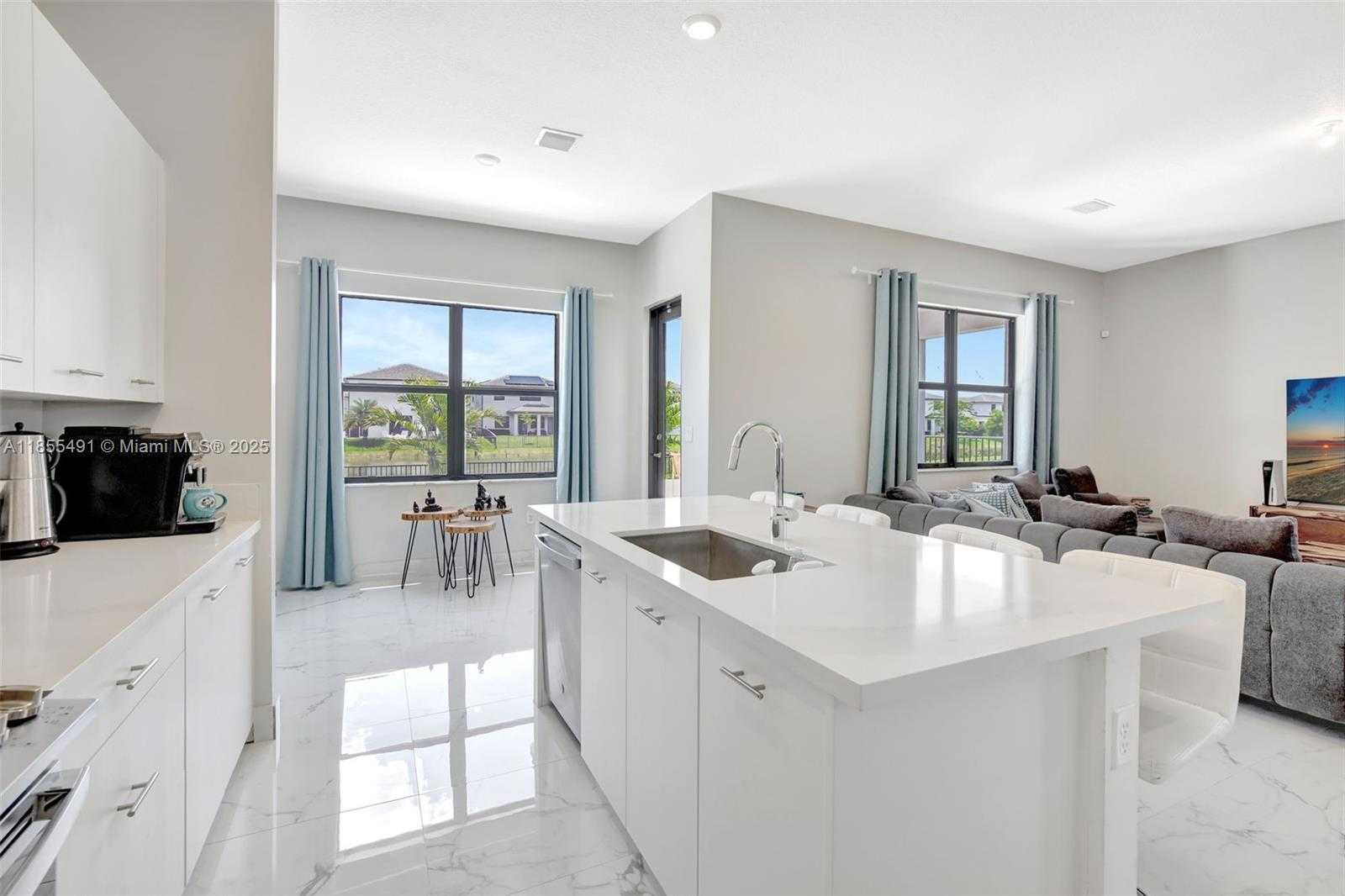 Small Image of 4520 SOUTH WEST 173RD AVE, Miramar Number 12